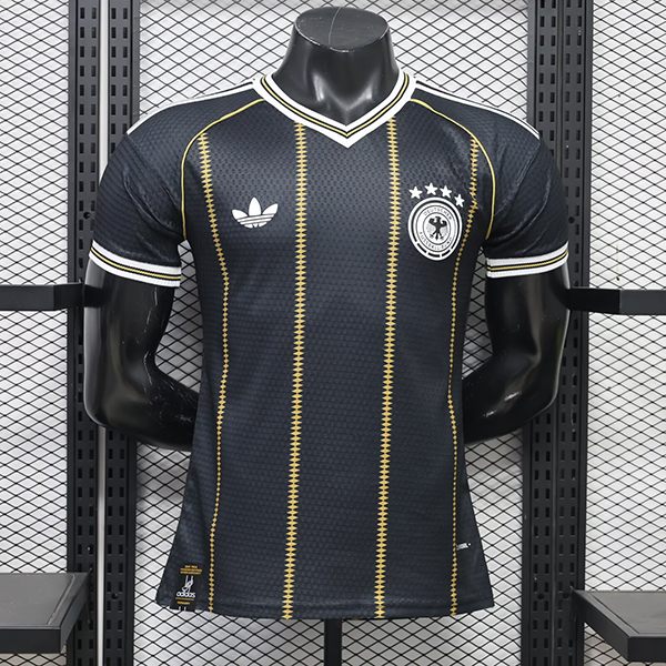 Pumas Authentic Third