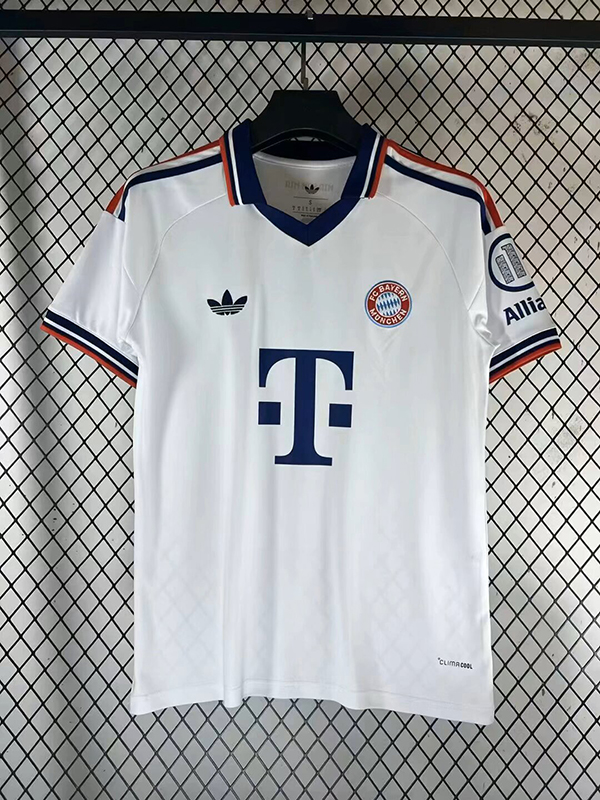 Munich Away Kit 26/27
