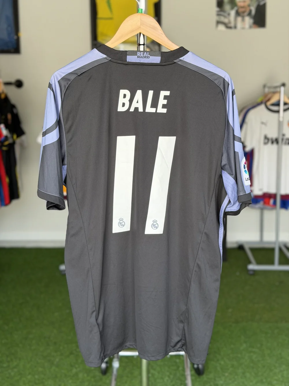 Real Madrid Away 16-17