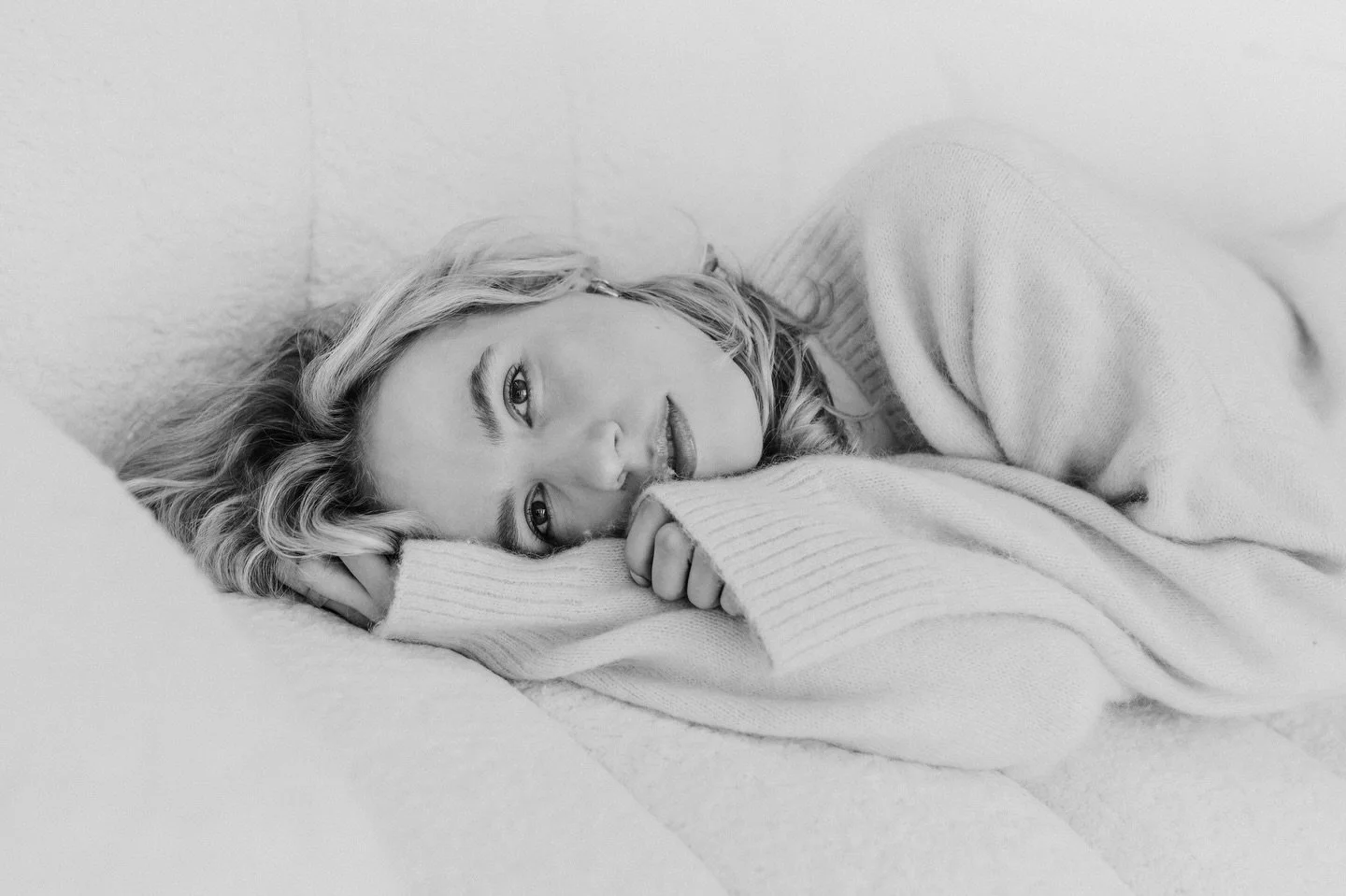 cozy days ✨🤍 Welches Bild gef&auml;llt euch besser? In Farbe oder Schwarz/wei&szlig;?