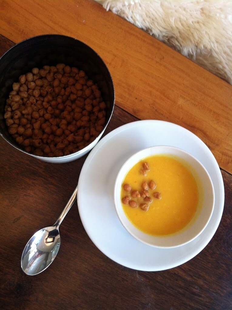 Stee Downes passt gut zu Karottenwintersuppe