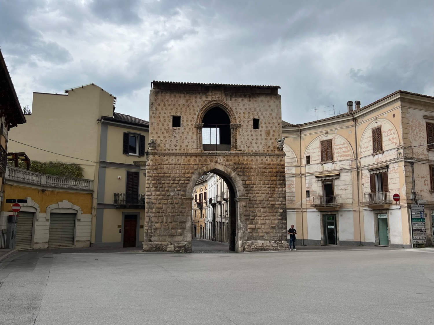 Porta Napoli, Sulmona