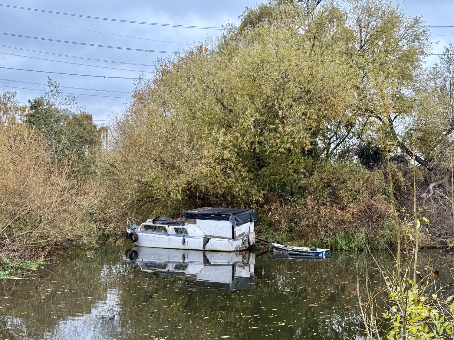 A sinking craft on the Lea