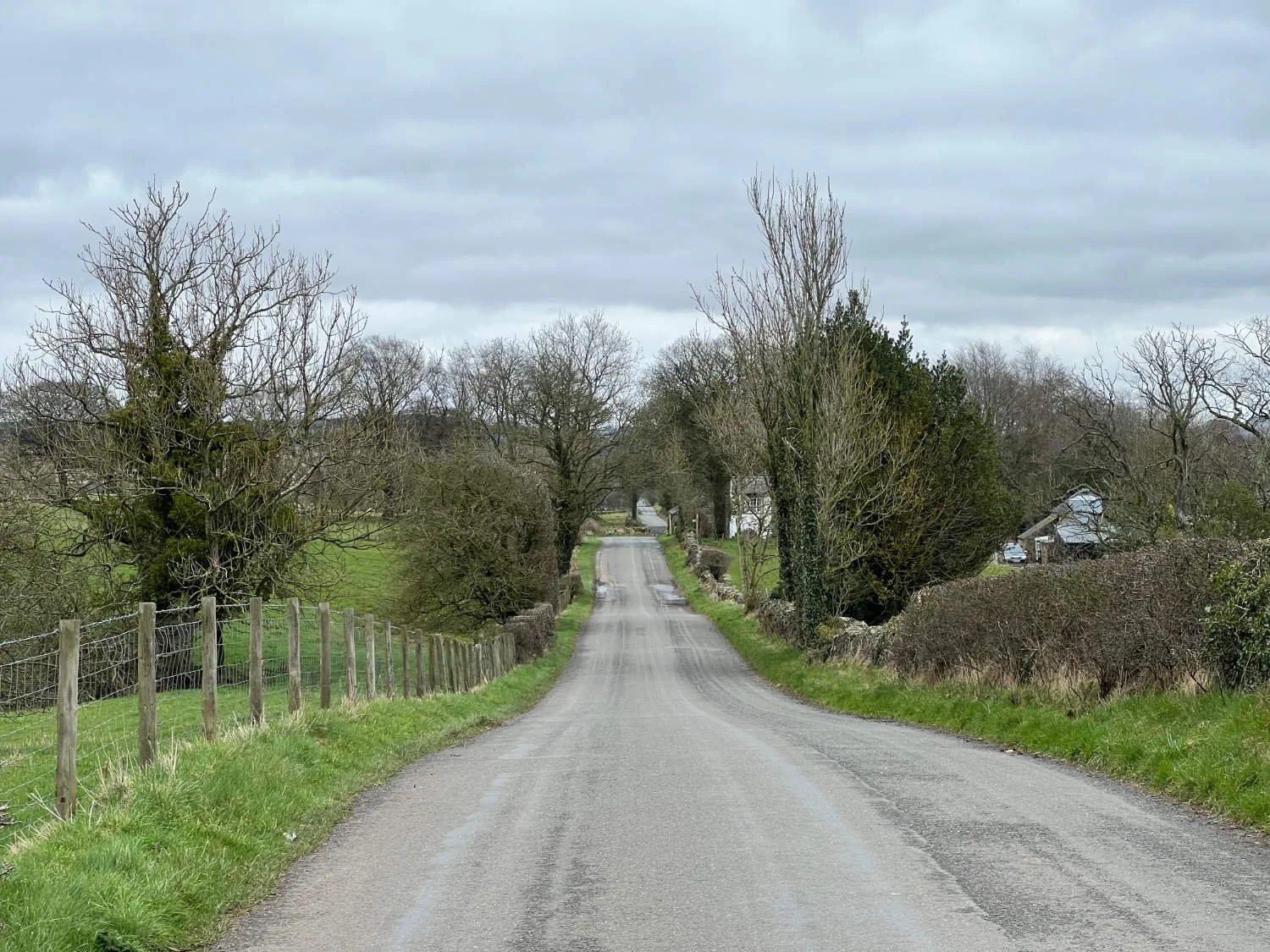 A lane across the North Peninnes