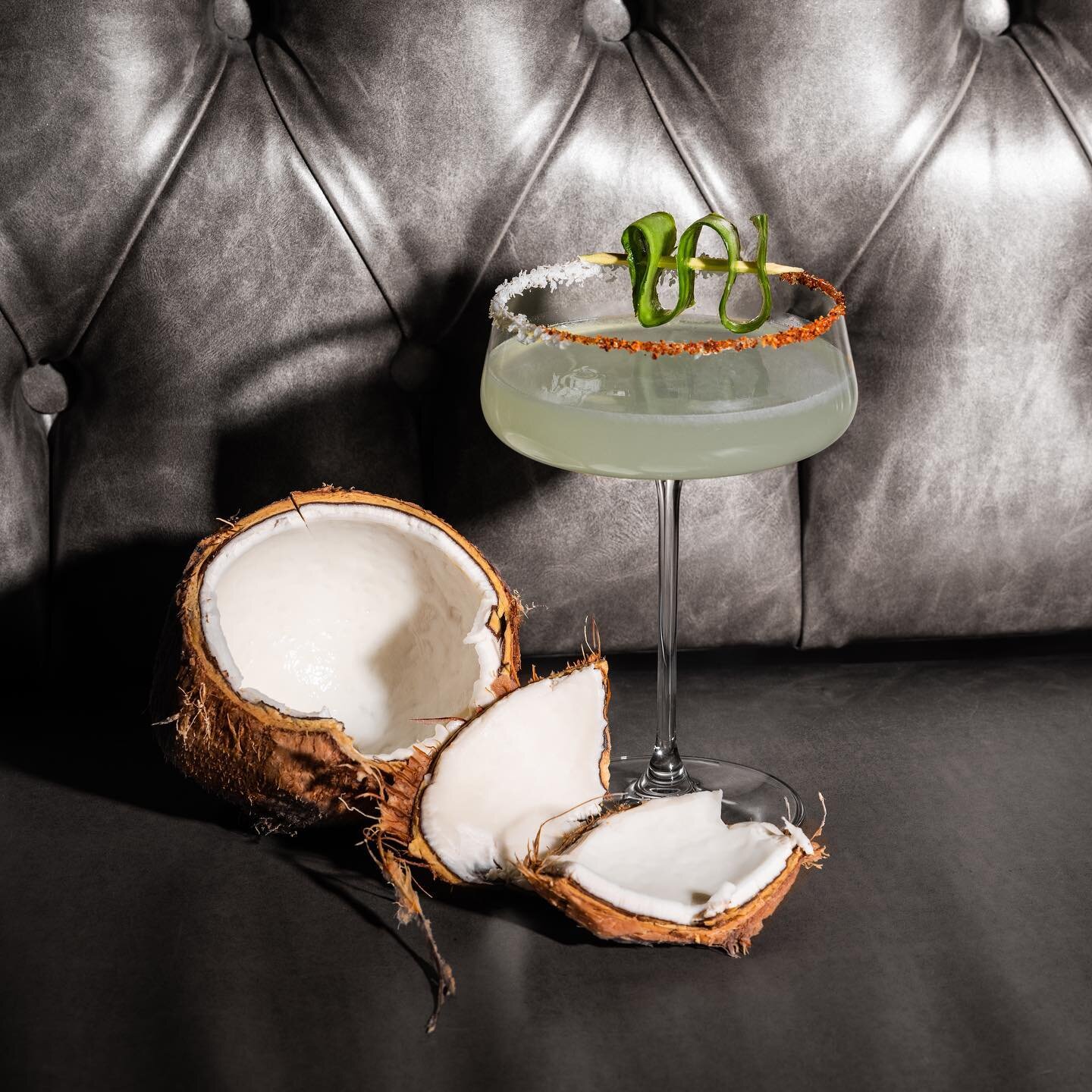 The Margarita with some extra taste 🍸- Coconut and cucumber meet a classic margarita, perfect for the summer 🥥
.
.
.
.
.
.
.
.
.
.
#deuces#bar#vienna#cocktailbar#drink#summer#sun#coconut#cucumber#margaritha#tequila#viennadrinks