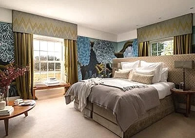 THE WOMACK. LUXURY DOUBLE ASPECT TWIN WITH ENSUITE SHOWER & VIEWS OF THE GARDENS.