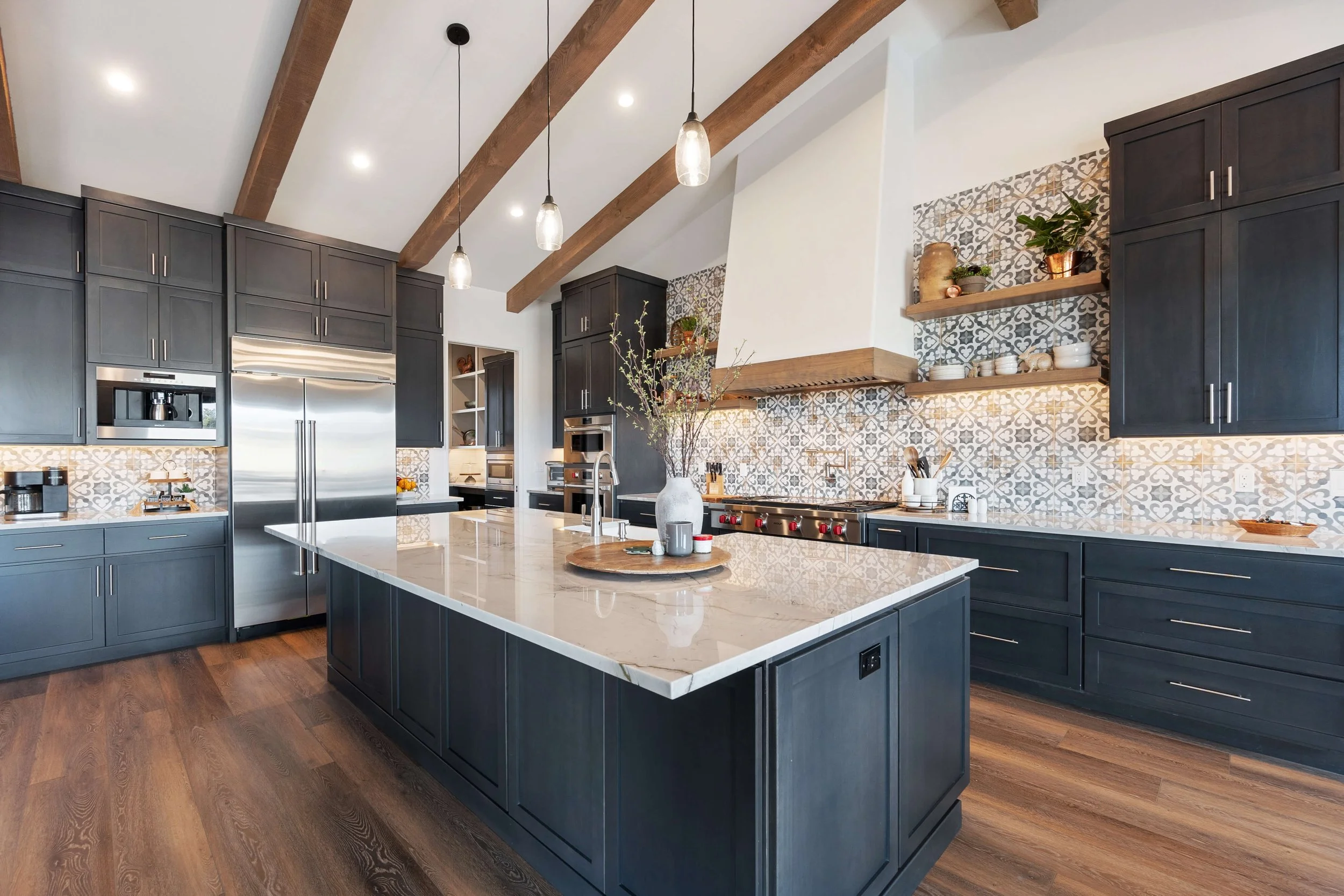 Best Countertop Materials for Modern Kitchens in USA (Builder &amp; Designer Guide)