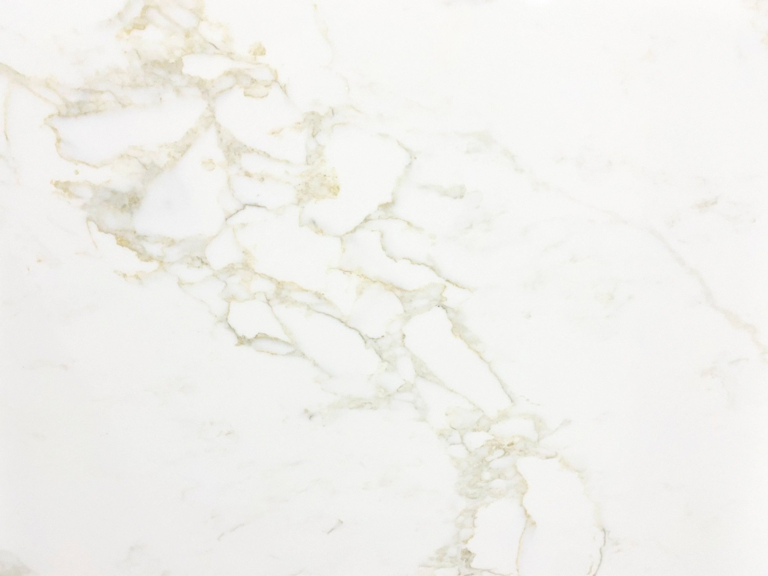DYNAMIC GOLD: Primary Color(s): Gold, White | Available Finishes: Polished | Variations: Low | Manufacturer: Emerstone