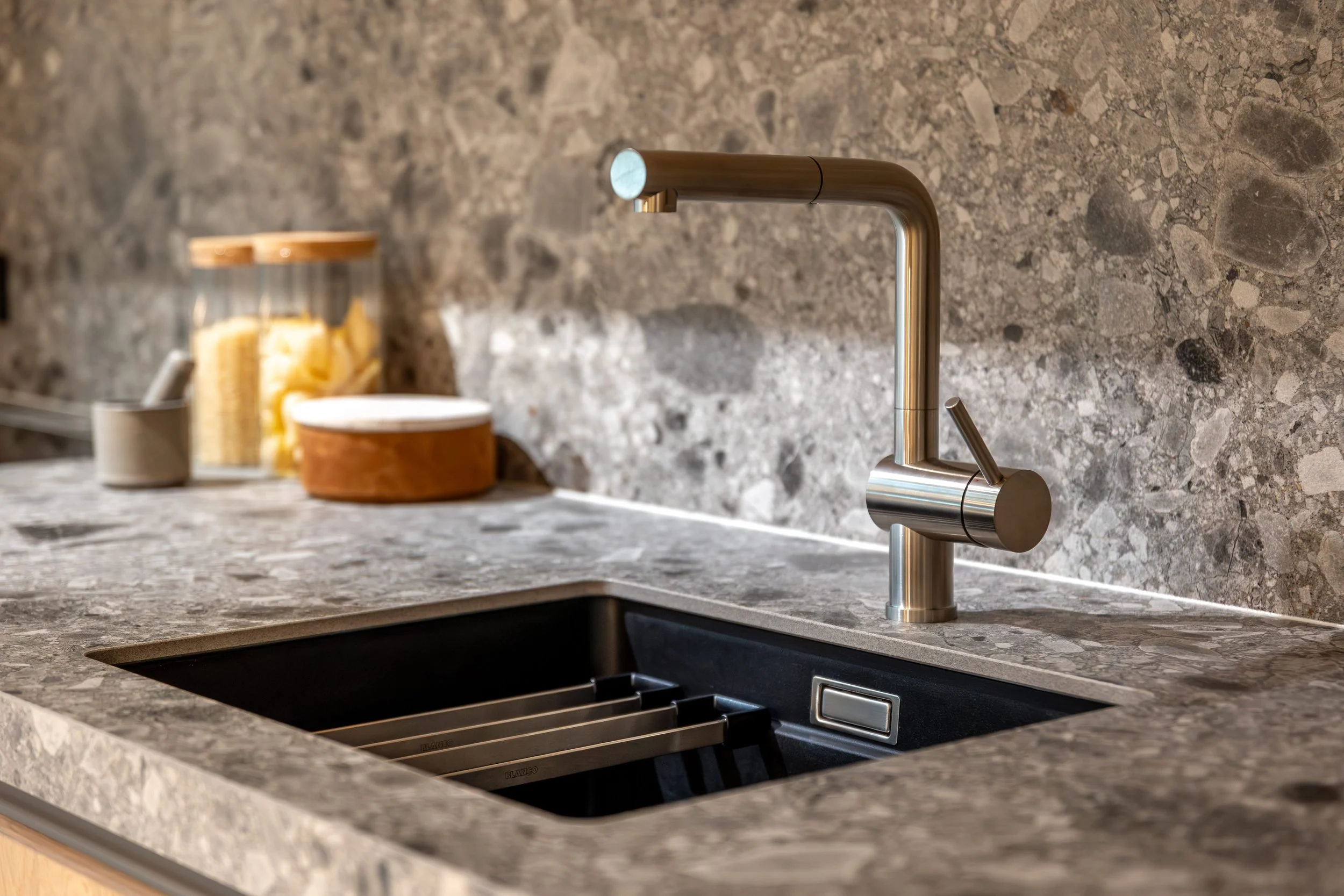 Why Two Quartz Slabs Can Have Completely Different Prices