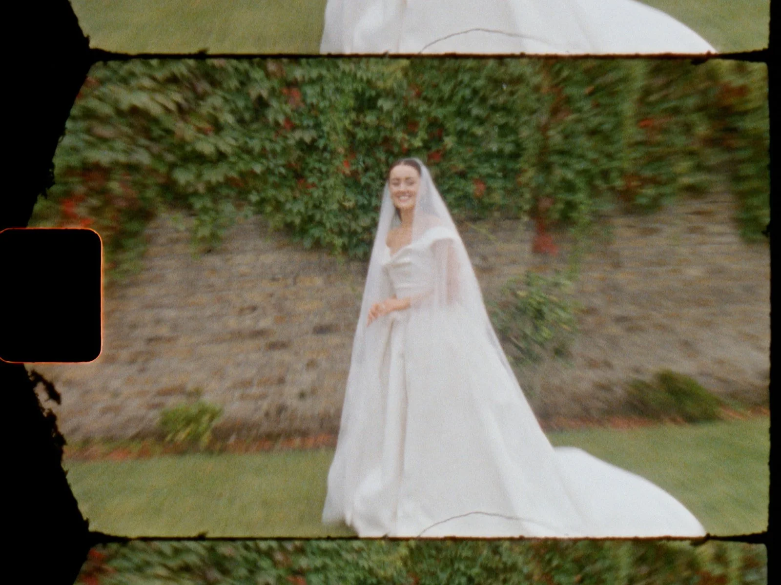 01 - Trailer Film_selects.00_23_12_11.Still001.jpg