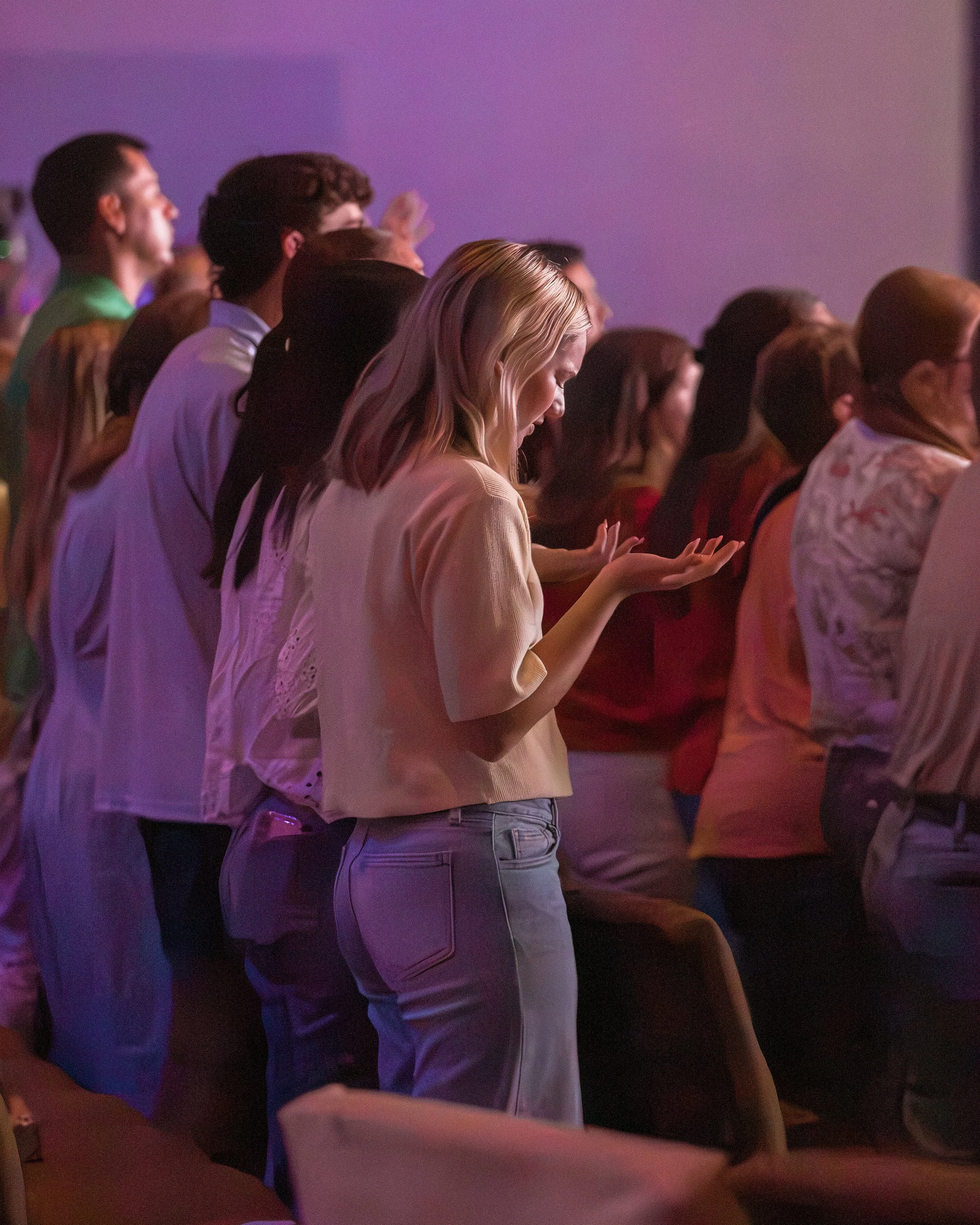 20260920_16_worship_ew.jpg