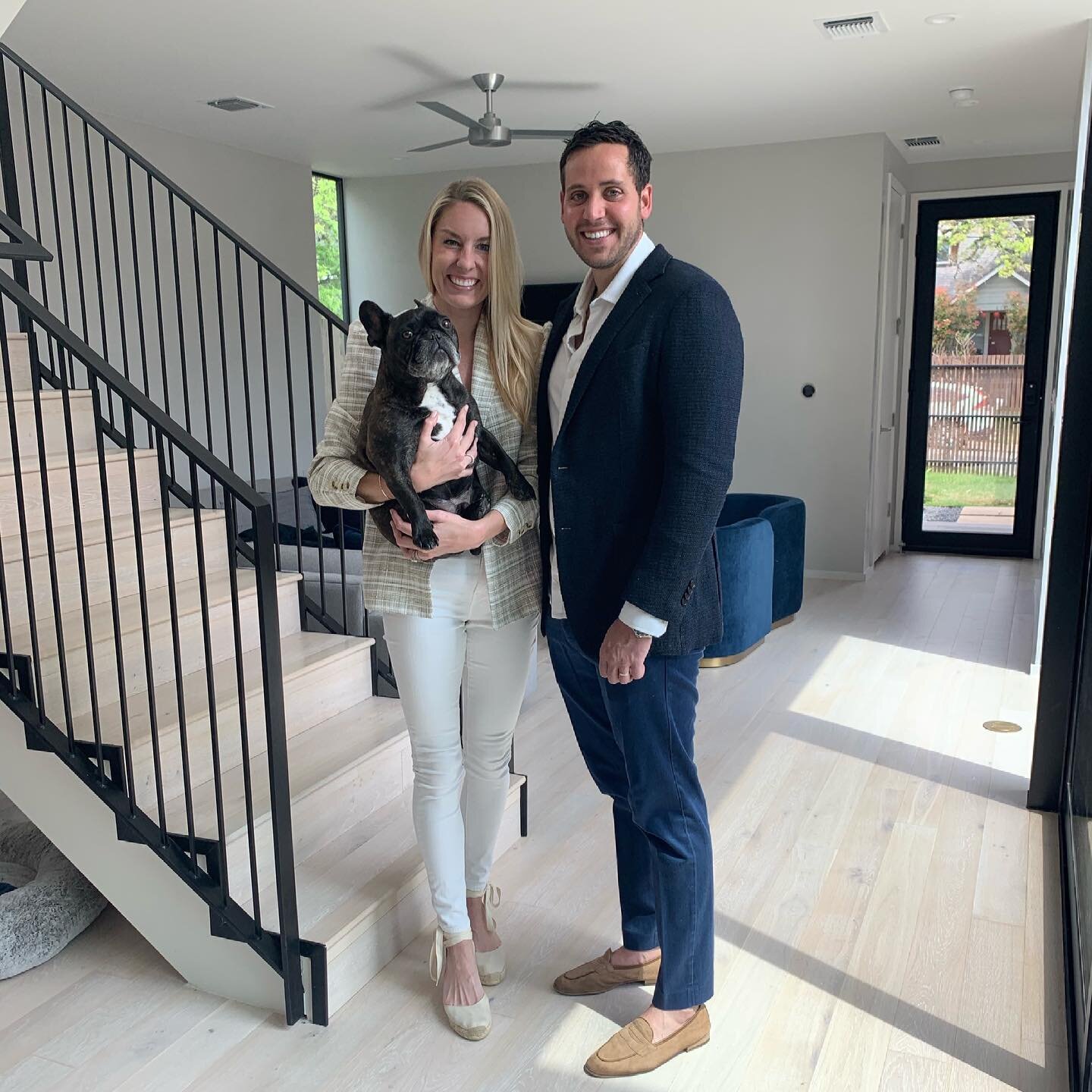 A day late but Happy Easter! Had a great weekend spending time with family and friends! 💕
.
PS - @generalmattis_thefrenchie is still figuring out this family photo thing!! 😂