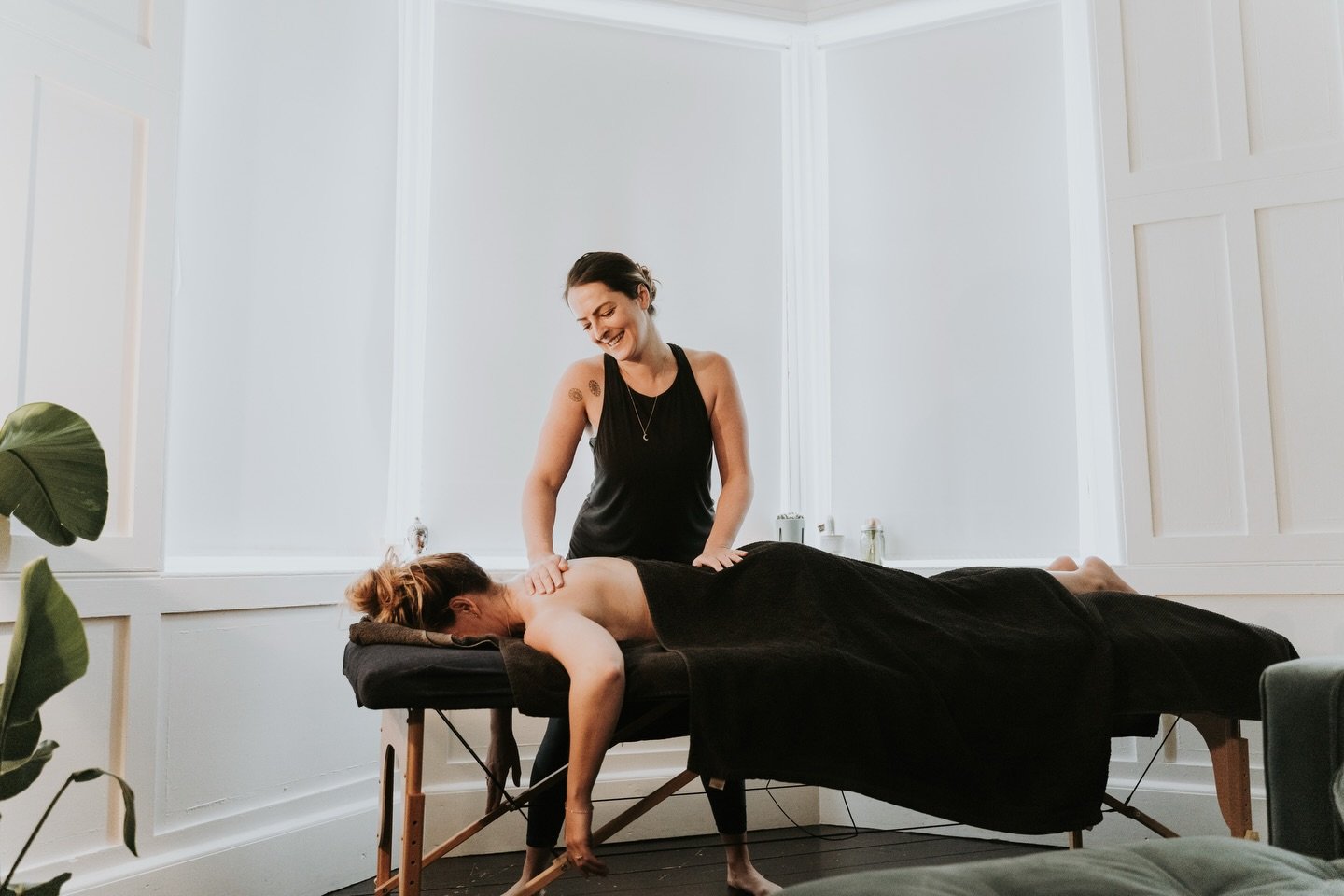 𝕄𝕒𝕤𝕤𝕒𝕘𝕖 &amp; ℝ𝕖𝕚𝕜𝕚 𝕨𝕚𝕥𝕙 𝕊𝕒𝕤𝕙𝕒 - ℂ𝕚𝕥𝕪 ℂ𝕖𝕟𝕥𝕣𝕖, 𝔾𝕝𝕒𝕤𝕘𝕠𝕨

Fri 16th Jan - 11am- 1930

Sunday 18th Jan - 1800 &amp; 1930

Monday 19th Jan - 10am- 1930

🌺

𝕊𝕒𝕤𝕙𝕒 𝘥𝘦𝘴𝘤𝘳𝘪𝘣𝘦𝘴 𝘩𝘦𝘳 𝘮𝘢𝘴𝘴𝘢𝘨𝘦 𝘵𝘳𝘦𝘢𝘵𝘮