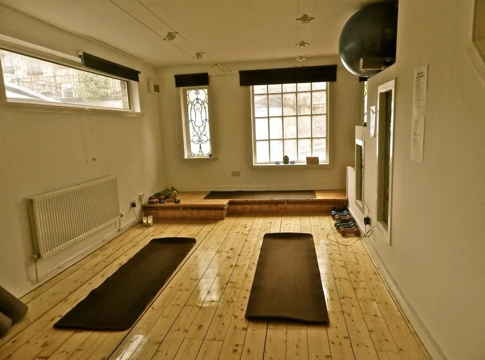 𝘐 𝘸𝘢𝘴 𝘭𝘰𝘰𝘬𝘪𝘯𝘨 𝘵𝘩𝘳𝘰𝘶𝘨𝘩 𝘱𝘩𝘰𝘵𝘰𝘴 &amp; 𝘵𝘩𝘦𝘳𝘦 𝘸𝘦𝘳𝘦 𝘮𝘺 𝘰𝘭𝘥 𝘴𝘵𝘶𝘥𝘪𝘰𝘴.. 𝘚𝘩𝘢𝘯𝘵𝘪 𝘴𝘵𝘢𝘳𝘵𝘦𝘥 𝘯𝘦𝘢𝘳𝘭𝘺 18 𝘺𝘦𝘢𝘳𝘴 𝘢𝘨𝘰, 𝘵𝘩𝘦 𝘚𝘢𝘯𝘴𝘬𝘳𝘪𝘵 𝘸𝘰𝘳𝘥 𝘚𝘩𝘢𝘯𝘵𝘪 (𝘮𝘦𝘢𝘯𝘴 𝘱𝘦𝘢𝘤𝘦) 𝘳𝘦𝘢𝘭?