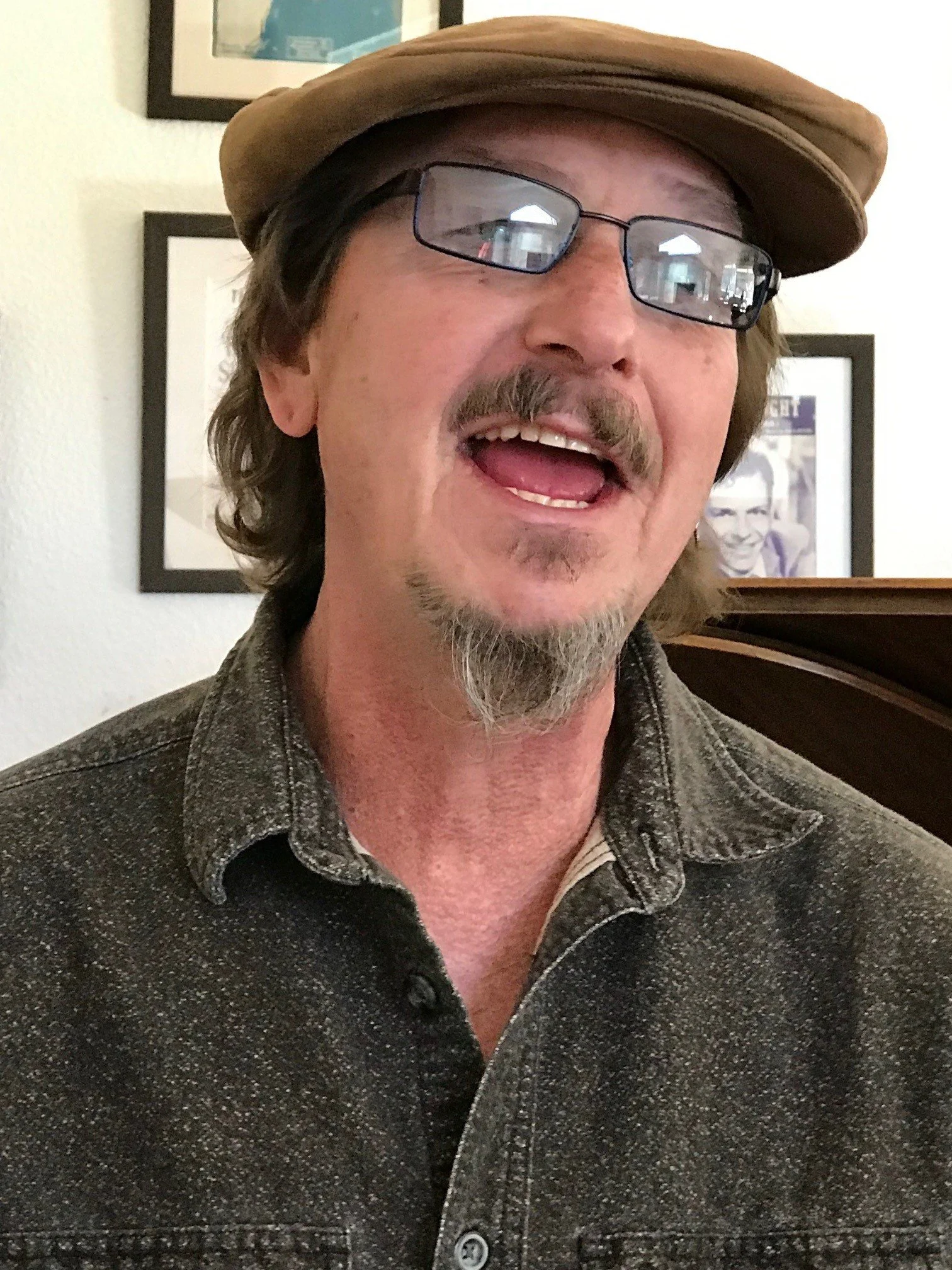 The man - Kevin Leis aka The Thorn - exercising his considerable pipes.