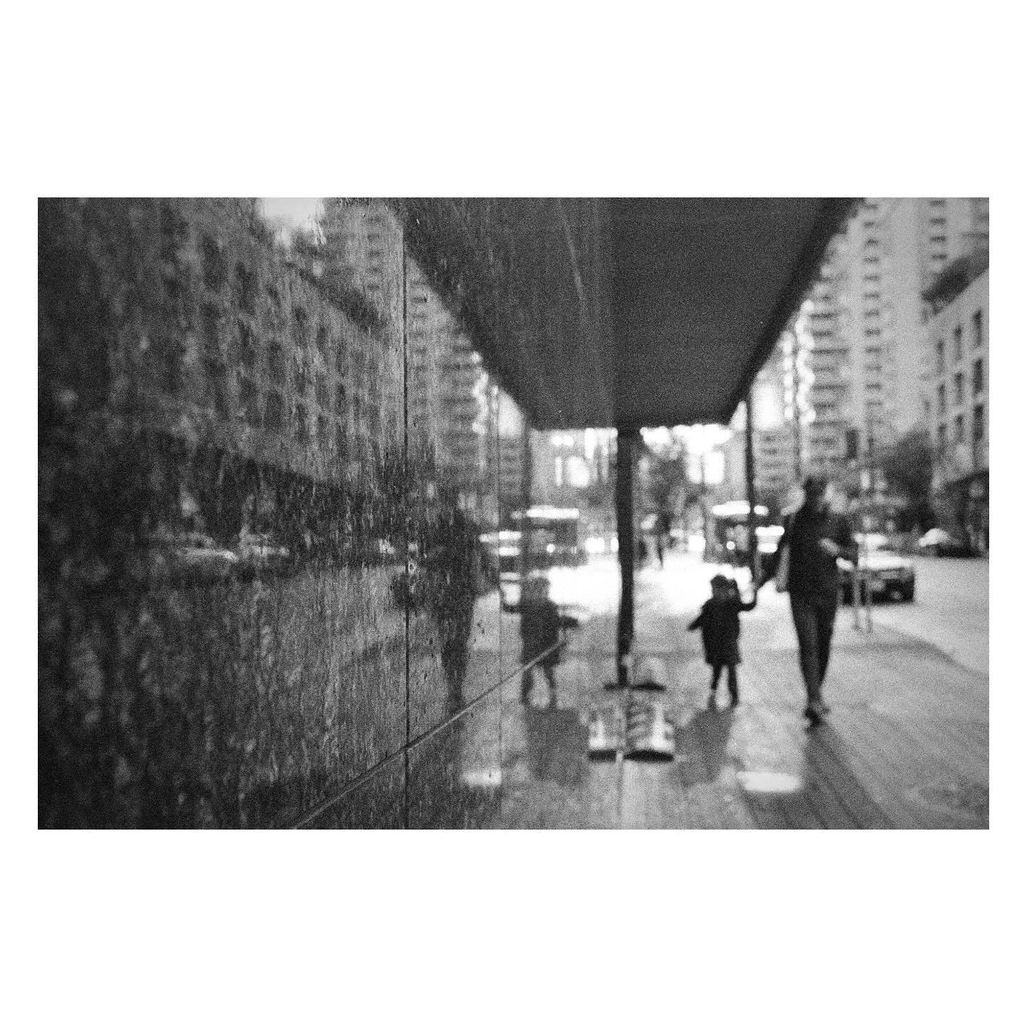 A year ago in Vancouver 

🎞️ #pancro400 @bergger_official 
rev|scan @studioargentique 

#35mmdiary 
#streetmoment 
#vanspc 
#cinematicphotography
#bnw_captures