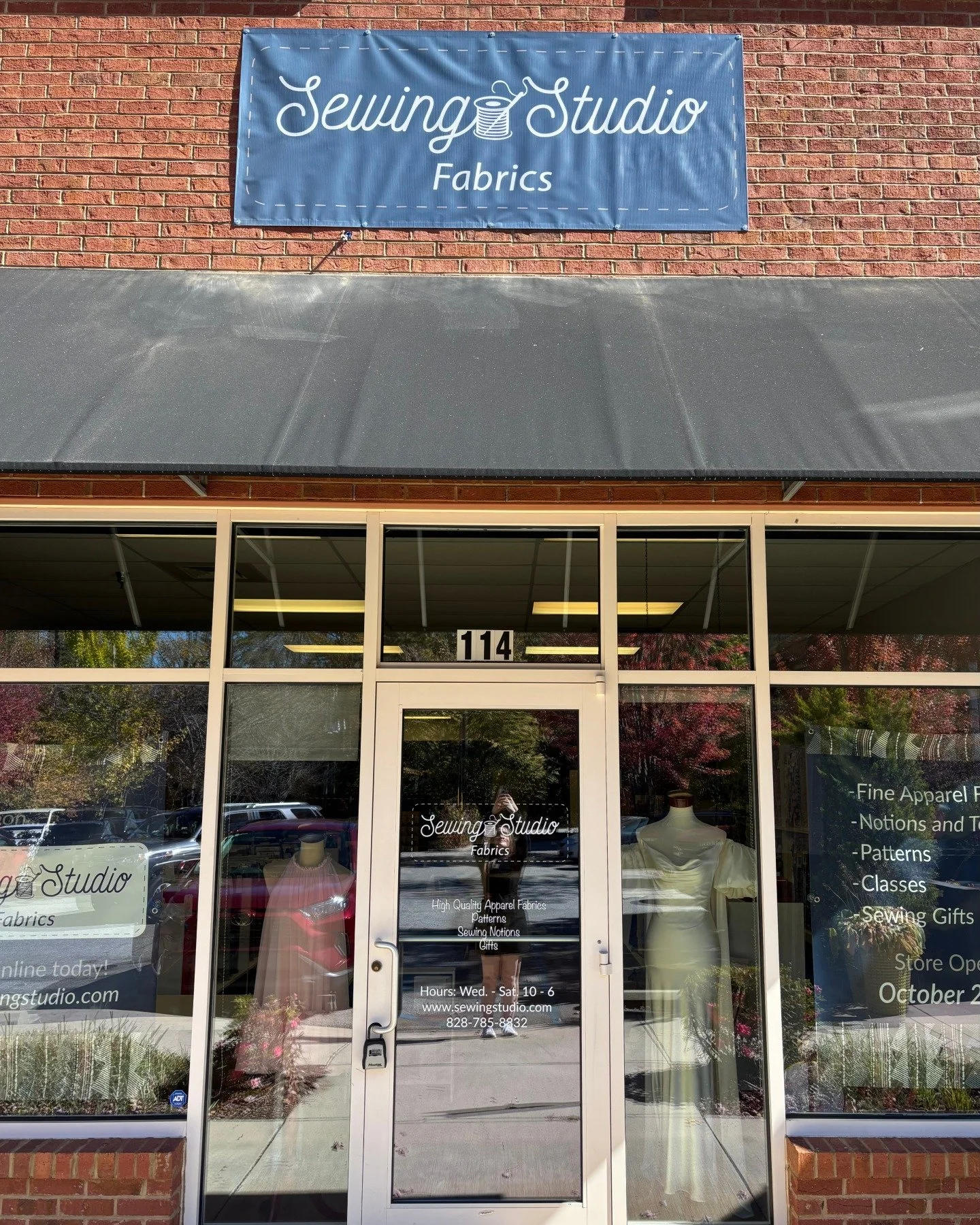 We’ve been working hard to get our new fabric store ready, and we’re so excited to finally open our doors! The past few days have been busy, and we’re incredibly grateful to our amazing staff for helping bring Sewing Studio Fabrics