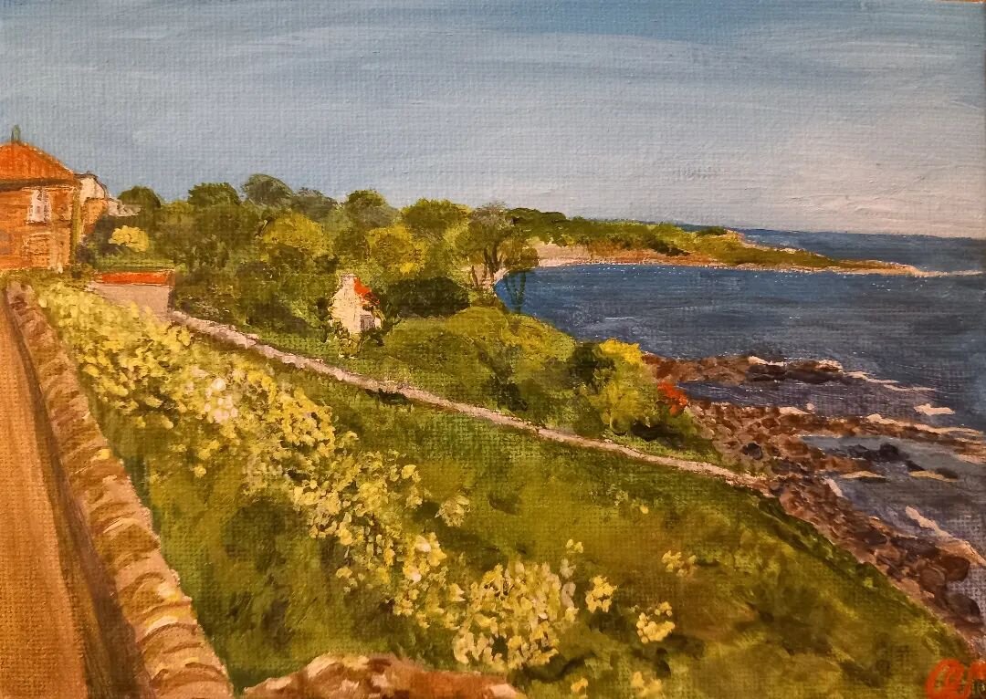 Quick little painting of the coastal path in Crail, Fife that we wandered along last May. After we stopped by Crail Pottery for a few wee choice pieces.