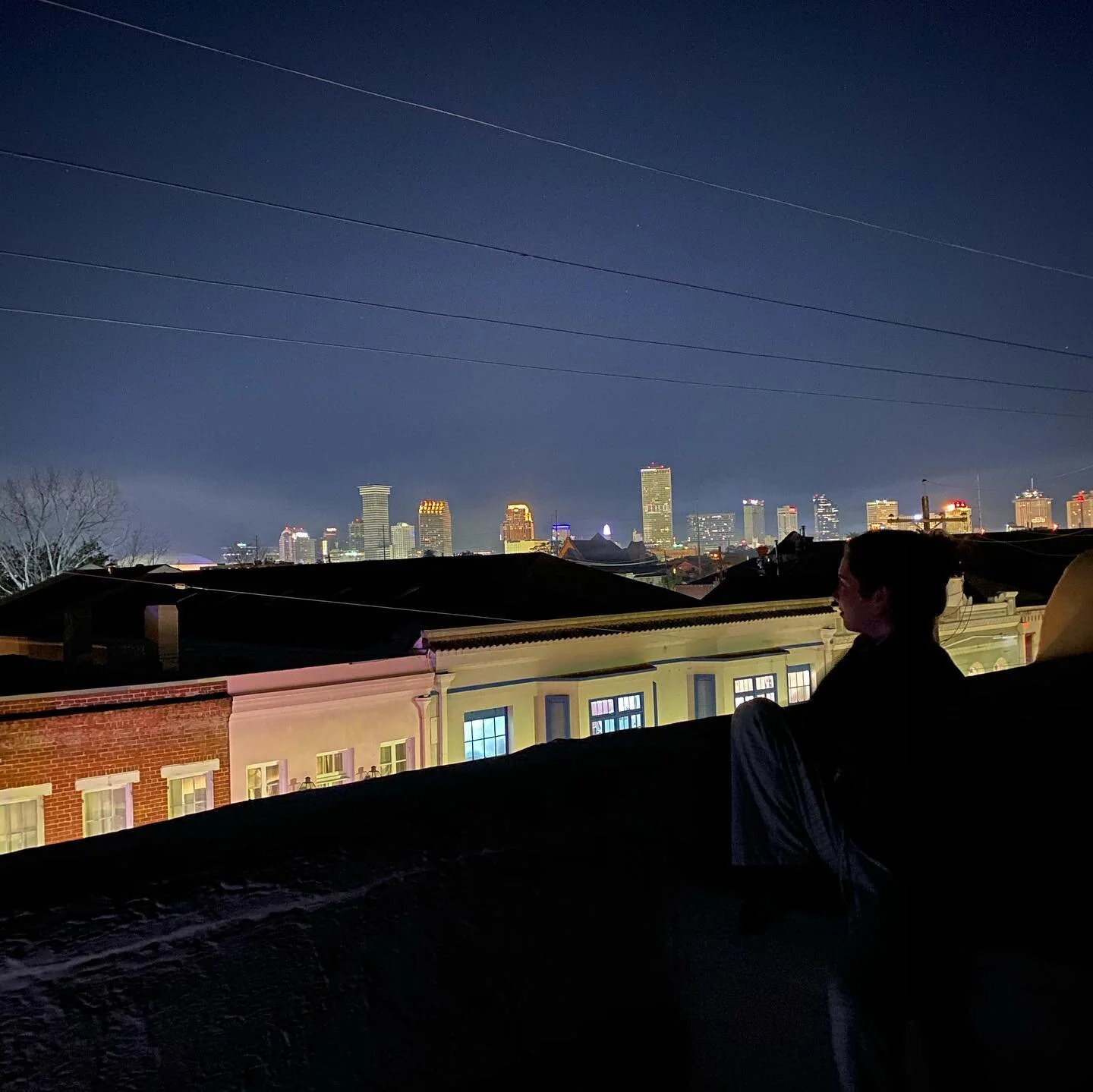 Best view in the house 🌙🌈🌚 

#travel #neworleans #nolaliving #airbnb #vacation #superdome #views #nightphotography #citylife #rooftopviews #nola #rentalproperty #magazinestreet #skyline #citylights #cityscape #neworleansculture