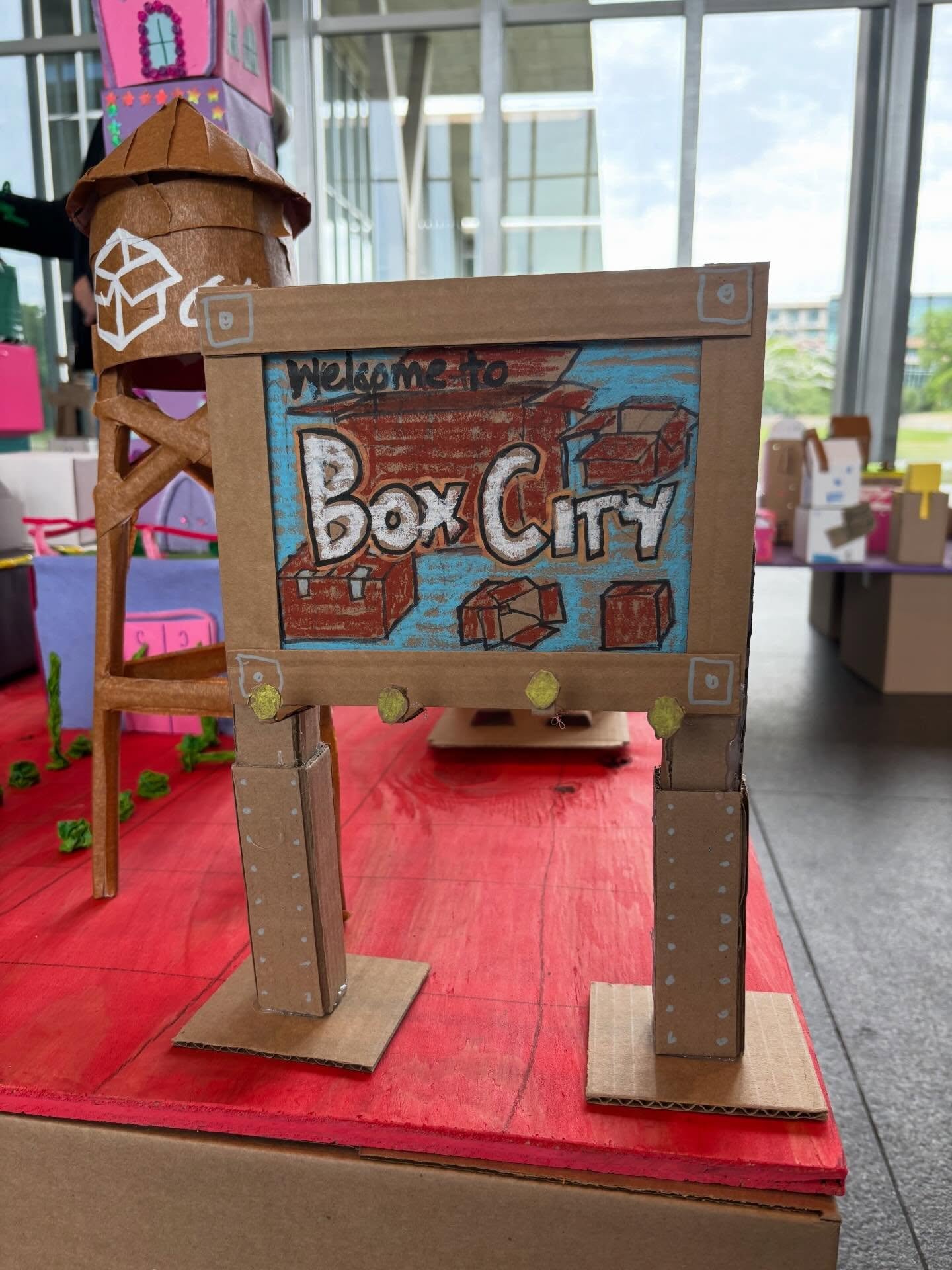 Box City Day 2 ✅ We closed out #ArchitectureWeek with our final #boxcity event. Our small city was running out of space for all the creative buildings our young designers made. Big thanks to @themodernfw for hosting this event! 

#YoungAtchitects #Fo