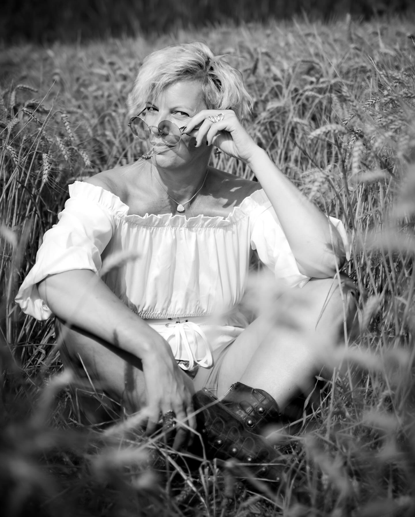 🆁🅴🅶🅰︎🆁🅳 🅳🅴 🅵🅴🅼🅼🅴

&laquo;&nbsp;Si ta photographie n&rsquo;est pas bonne, c&rsquo;est que tu n&rsquo;&eacute;tais pas assez pr&egrave;s&nbsp;&raquo;  Robert Capa

Lɪfᴇsᴛʏʟᴇ &bull; Rᴇᴘᴏʀᴛᴀɢᴇ &bull; Pᴏʀᴛʀᴀɪᴛ 

&copy;️Gil Wirth -Fuji x photo