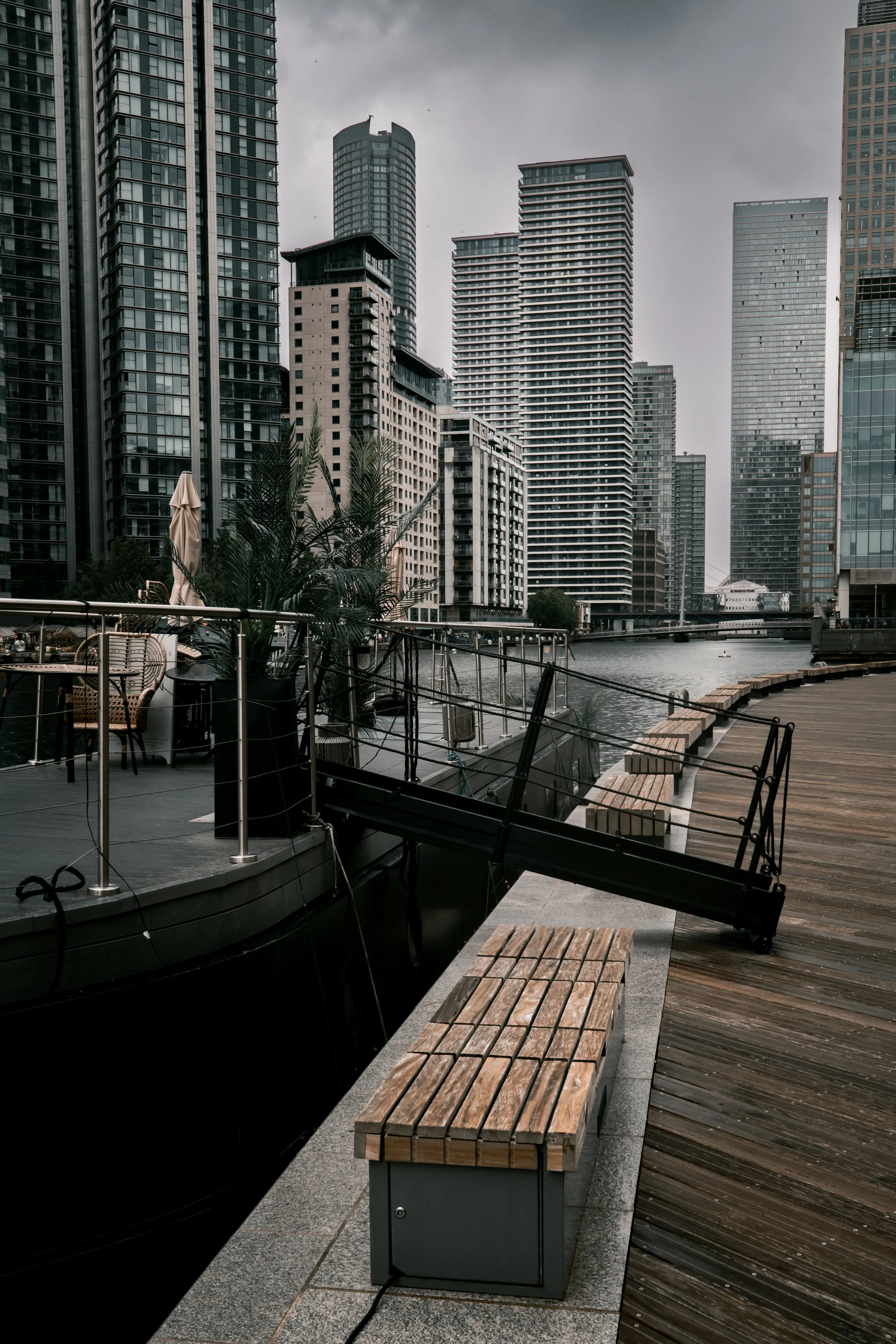 ARCHITECTURE & DESIGN →