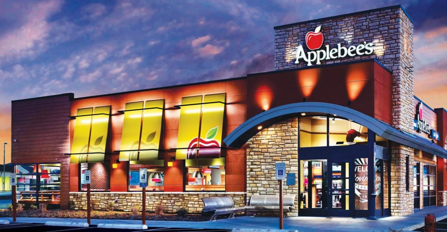 Applebee's exterior.jpeg