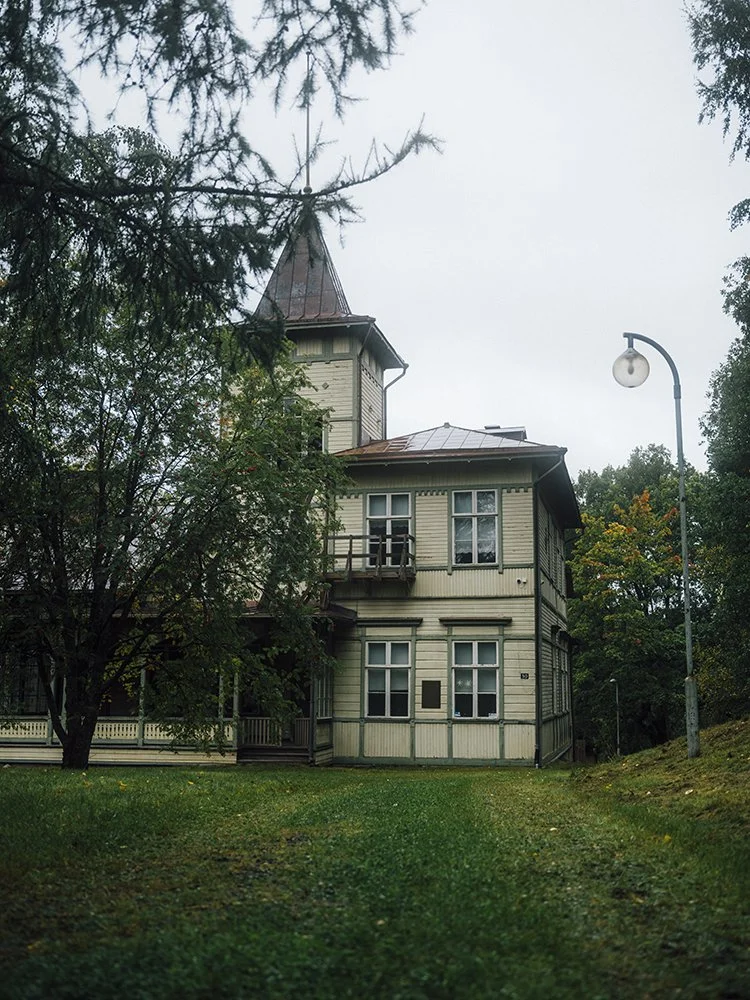 Valokuvia Lepolan huvilasta Härmälästä