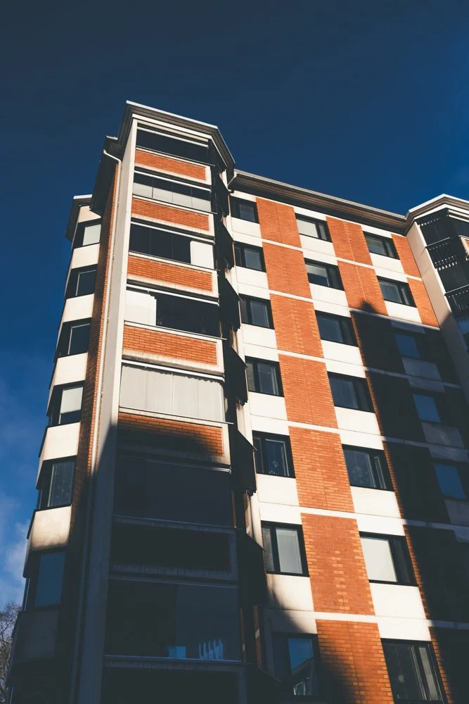 Aurikoa Pinninkadulla. Valokuvia Tammelasta