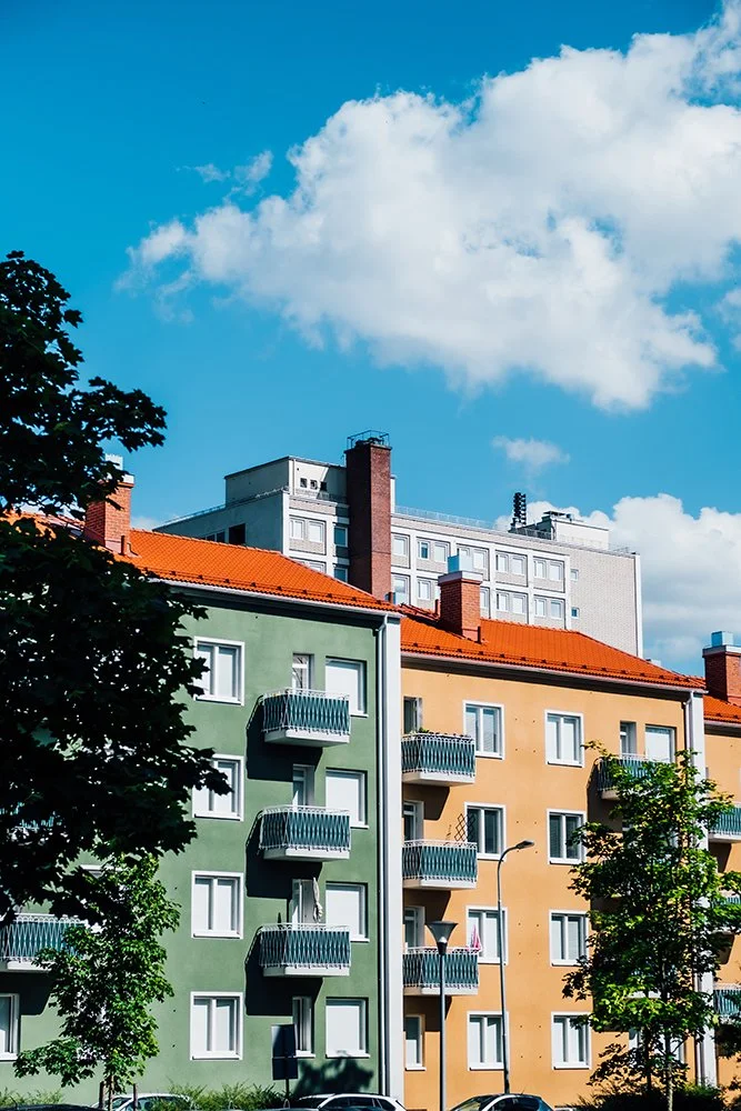 Amurinlinnan kortteli kesän lämmössä