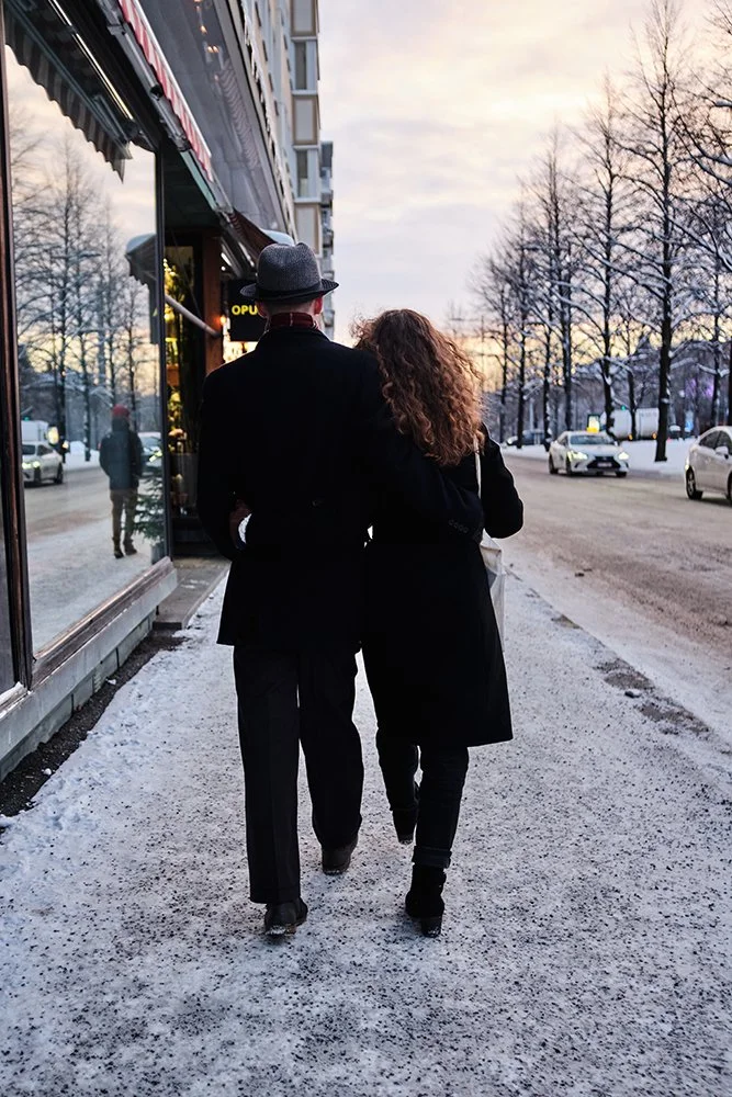 Ihmiset kävelee. Talvikuvia Tampereelta