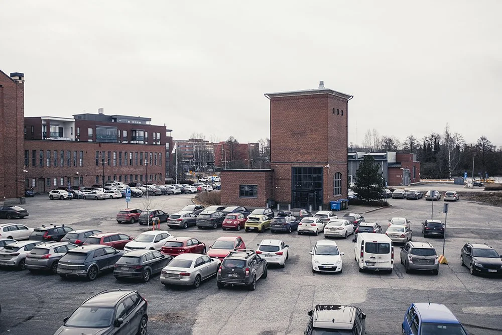 Parkkipaikka Ratinassa