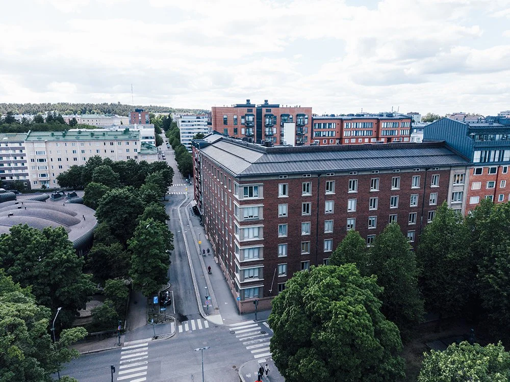 Puistolinna Hämeenpuiston laidalla