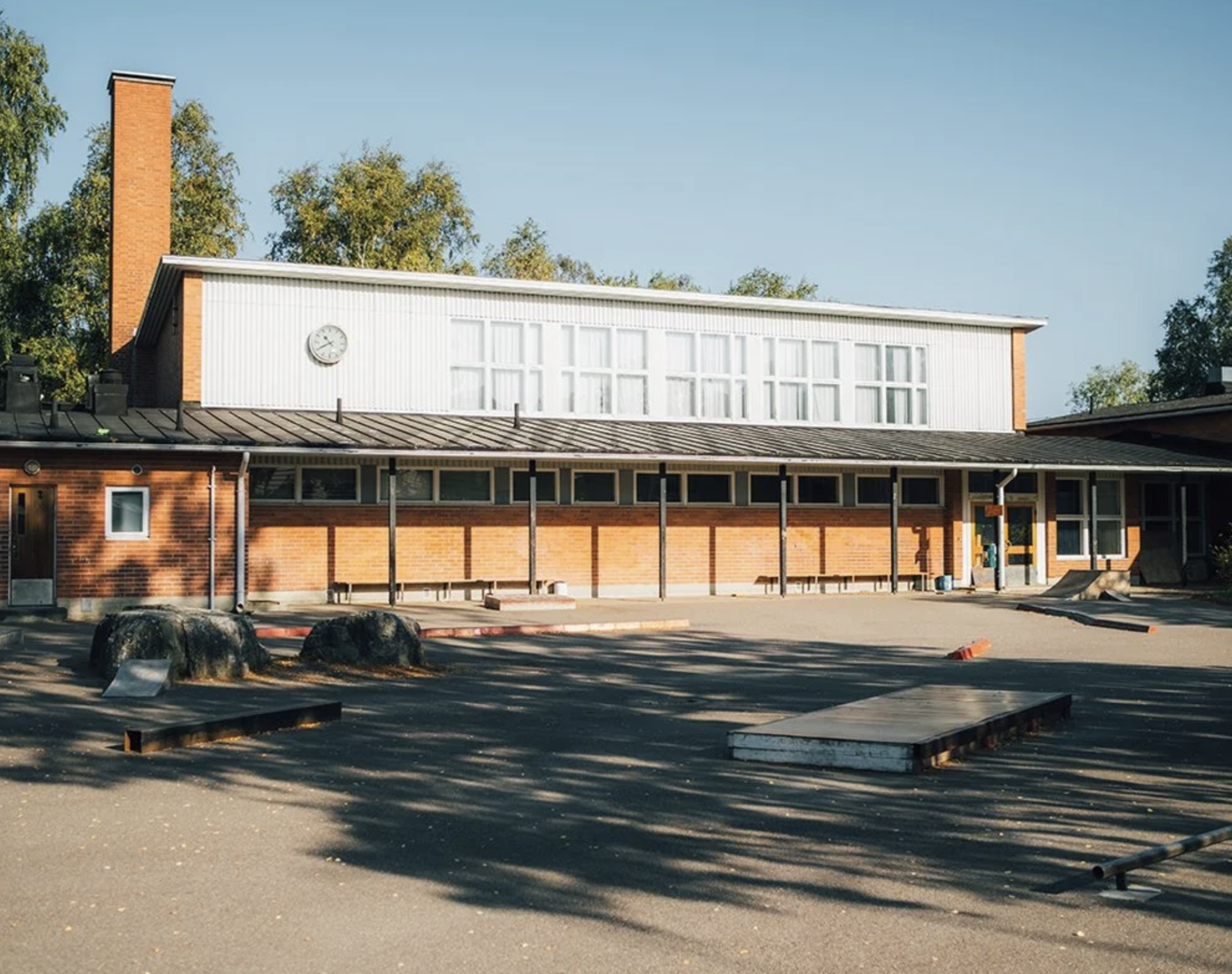 Valokuvia Saukonpuiston koulusta