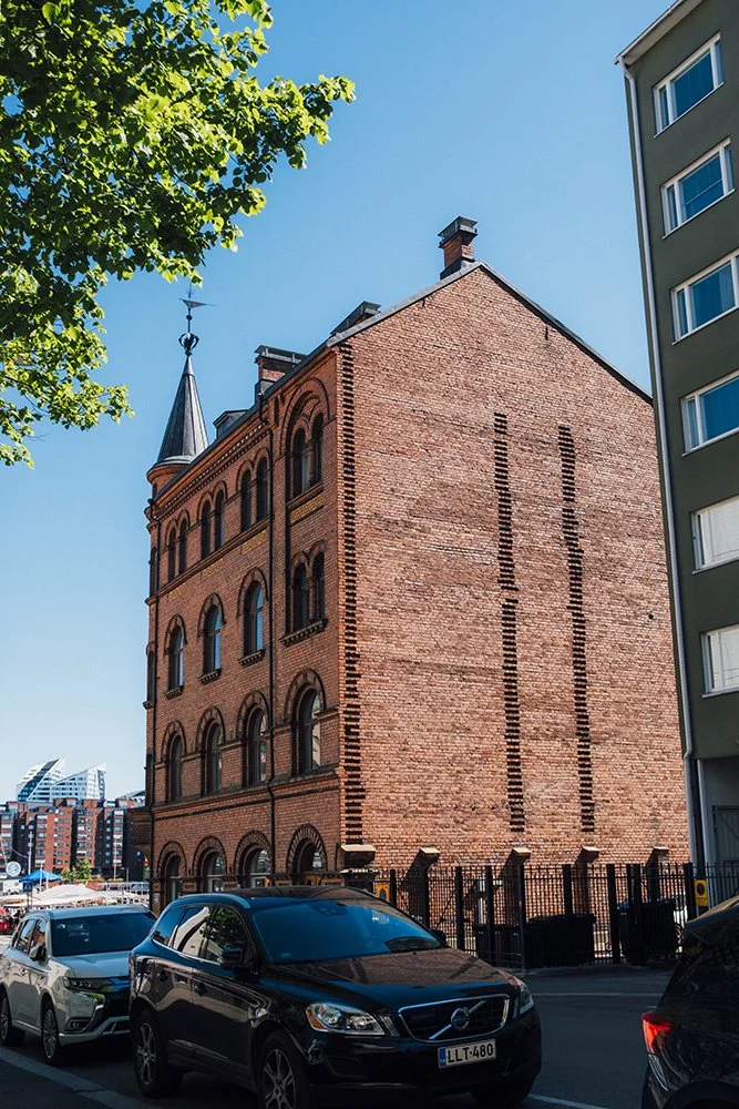 Laukonlinna Satamakadulta