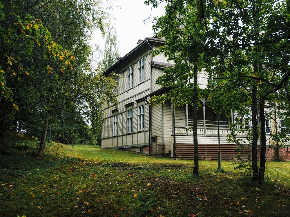 Lepolan kaunis huvila Tampereen Härmälässä