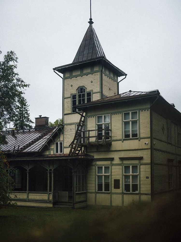 Valokuvia Lepolan huvilasta Härmälästä