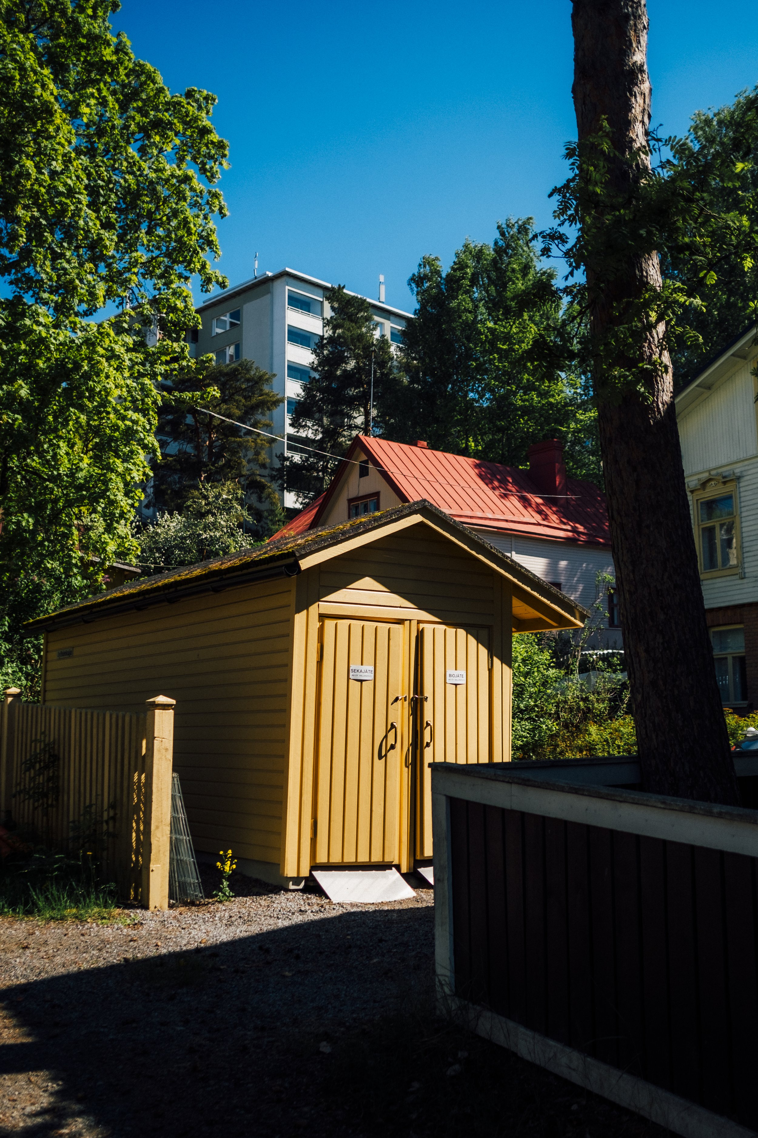 Puutaloja Tahmelassa