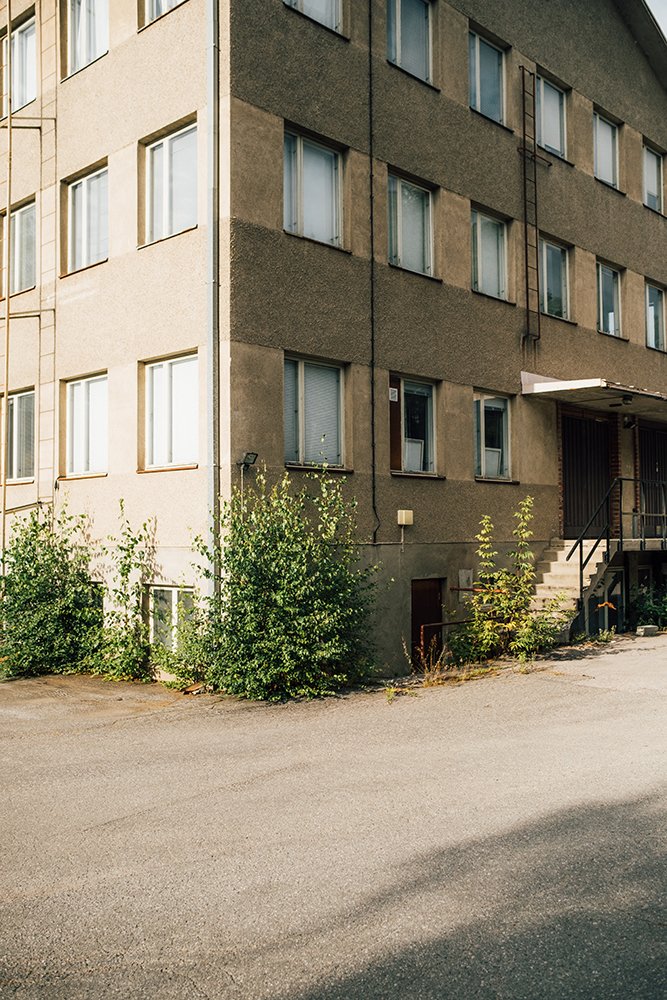 Valokuvia Ruotulasta. Alihuikkaan teollisuustalo