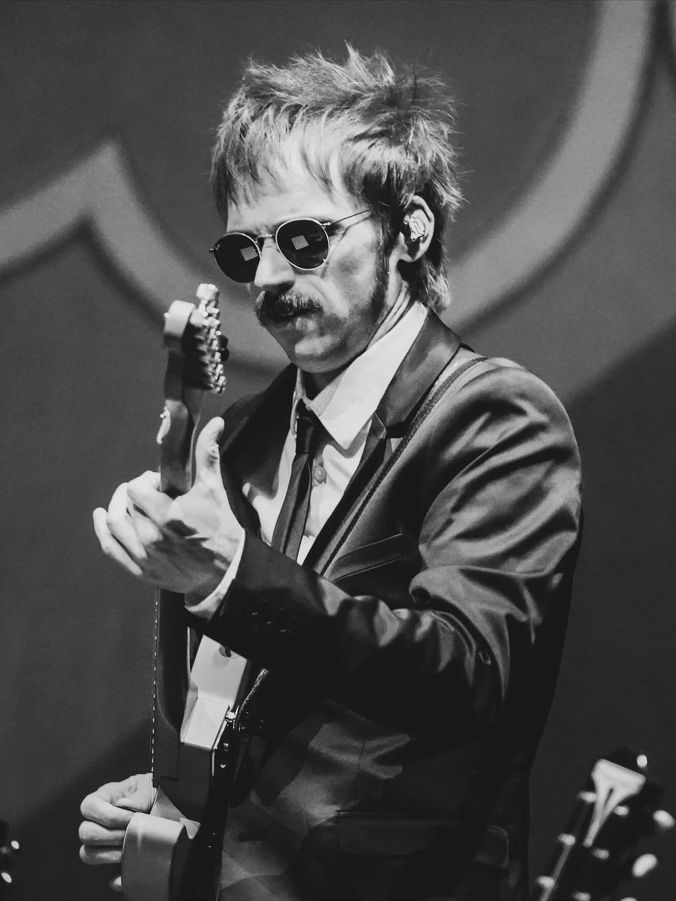 Great pics from from our show at Theatre Lawrence in Lawrence KS a few weeks ago! 

COMING UP!
11/15 West Bend WI - @thebendtheater 
11/28-12/29 Omaha NE - @theslowdown 

Get show &amp; ticket info at billymcguigan.com/tickets

📷 @backstoryphotograp