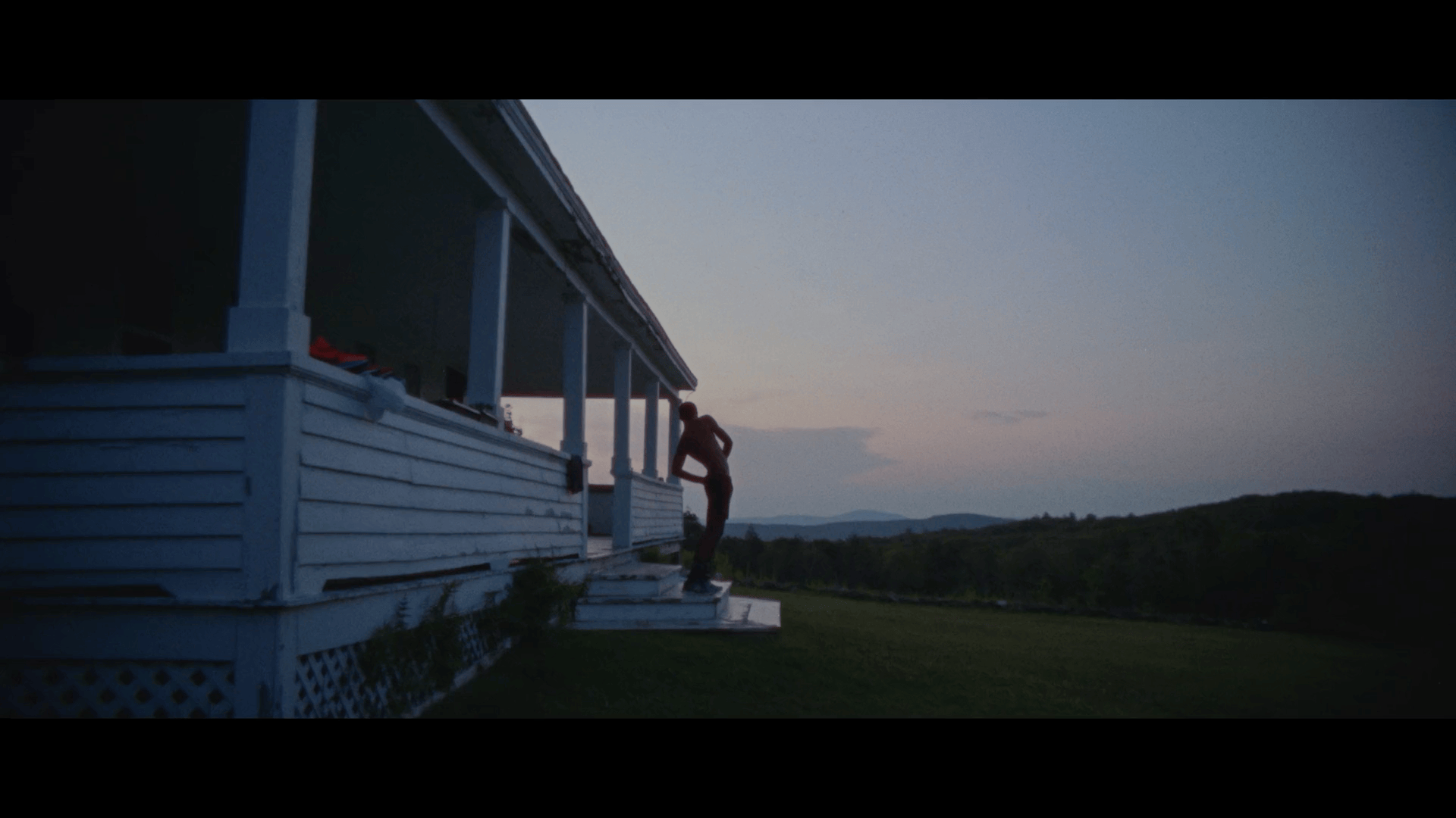 tracksmith___year_of_the_amateur___dc_v1 (1080p).gif