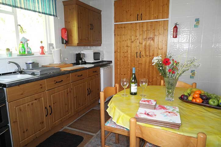 gwel-tregew-kitchen.jpg