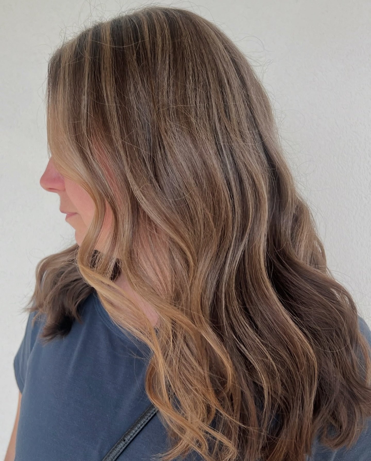 A little lighter, a lot dreamier. Loving this soft bronde dimensional color by @oasisbeautybar the perfect blend of sun-kissed and effortless!

Go give her a follow 👉🏻 @oasisbeautybar suite 203

#OceanCountyHair #BrickNJHair #OceanCountyStylist #Br