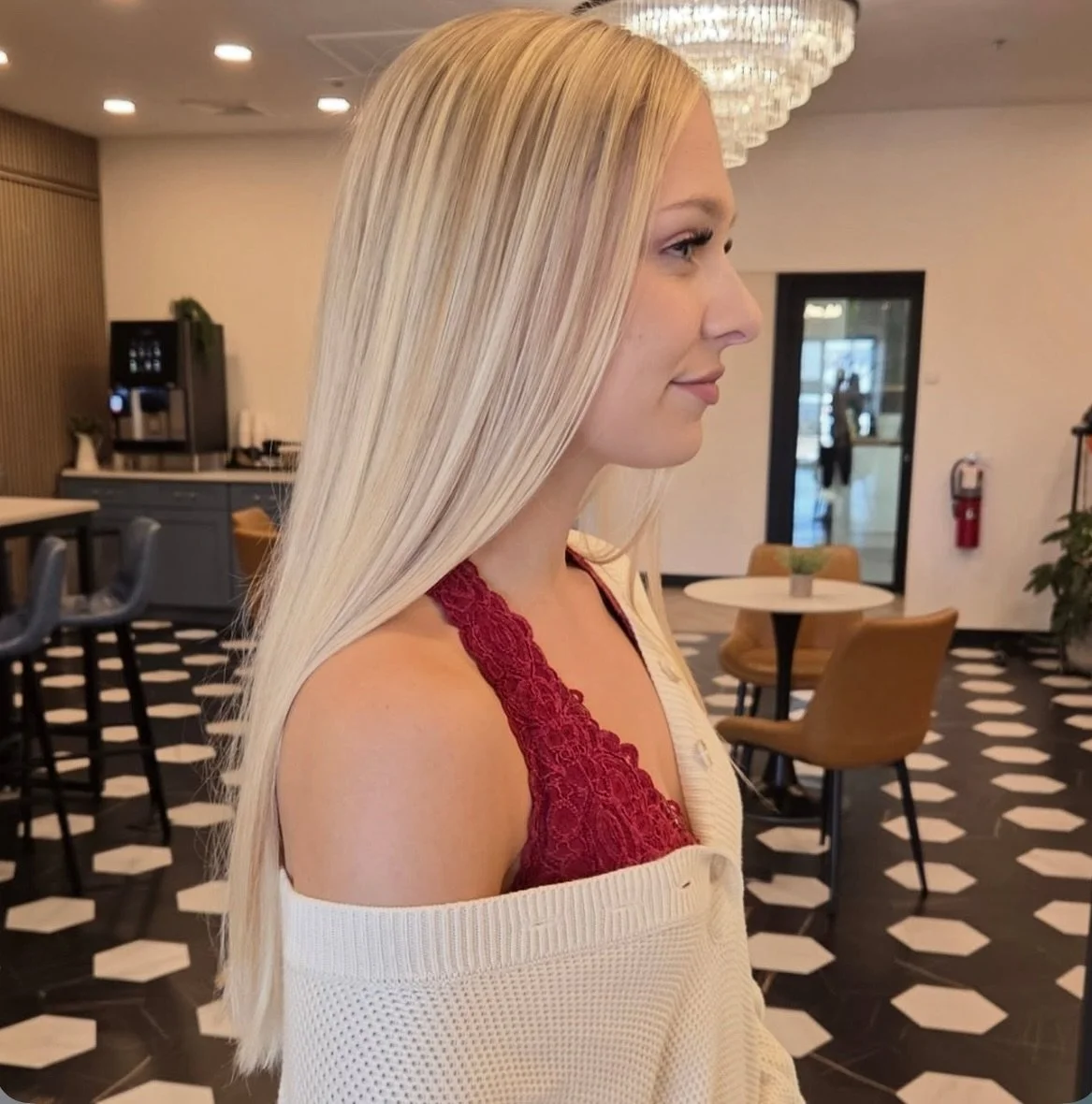 🔂 Repost: @beachkissedbeauty 

POV: your hair said &ldquo;I just left Malibu&rdquo; but your GPS says &ldquo;AIRE Salon Studios&rdquo; 💕🎀💅

This isn&rsquo;t just blonde, it&rsquo;s beach-kissed Barbie energy. 🎀☀️
Ready to be her? Book your trans