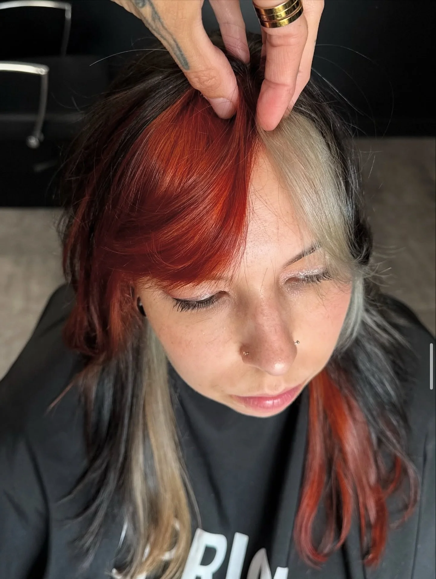 Heartless Hair just unlocked a whole new level of cool with this calico color block. 🖤🤍🧡

Effortless placement, bold contrast, and a whole lot of taste.
If you&rsquo;re not following her yet, you&rsquo;re missing out. @heartlesshair 

#calicohair 