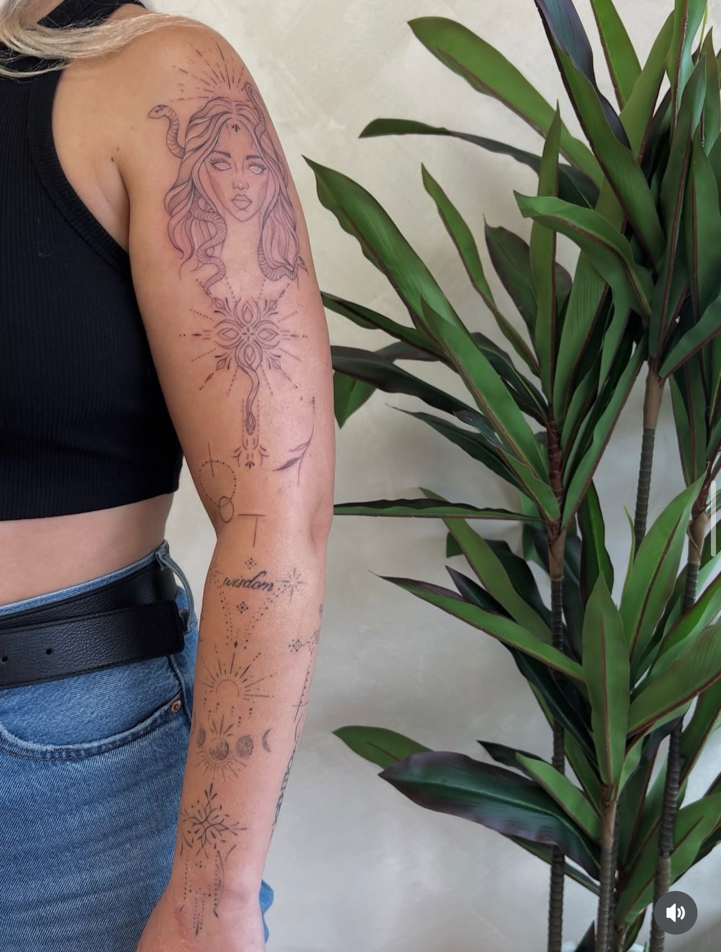 Halie&rsquo;s work speaks for itself 🔥

Detailed. Intentional. The kind of artistry people go out of their way to book.

And this is exactly why AIRE isn&rsquo;t one-size-fits-all. It&rsquo;s built for creatives like this&hellip; tattoo artists, inj