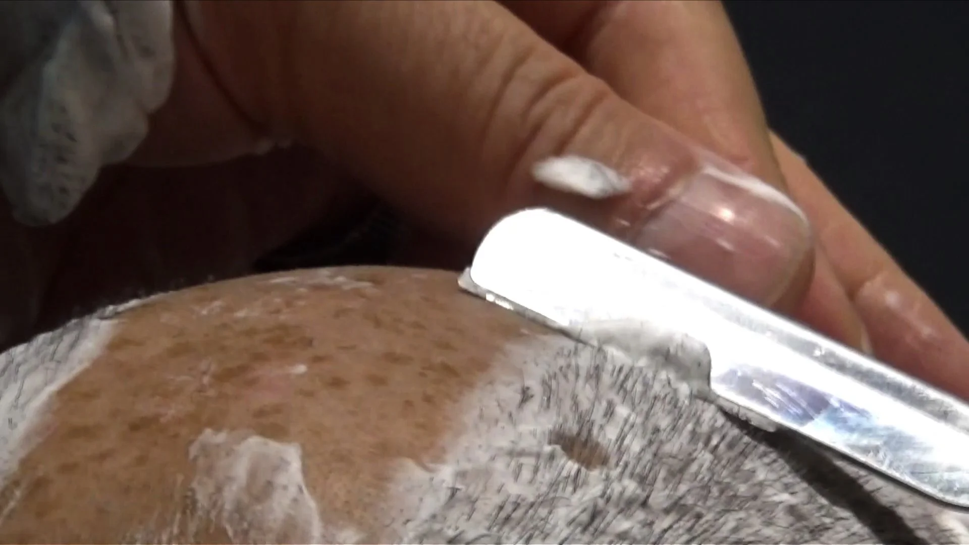 Haarwerke - Still2.jpeg