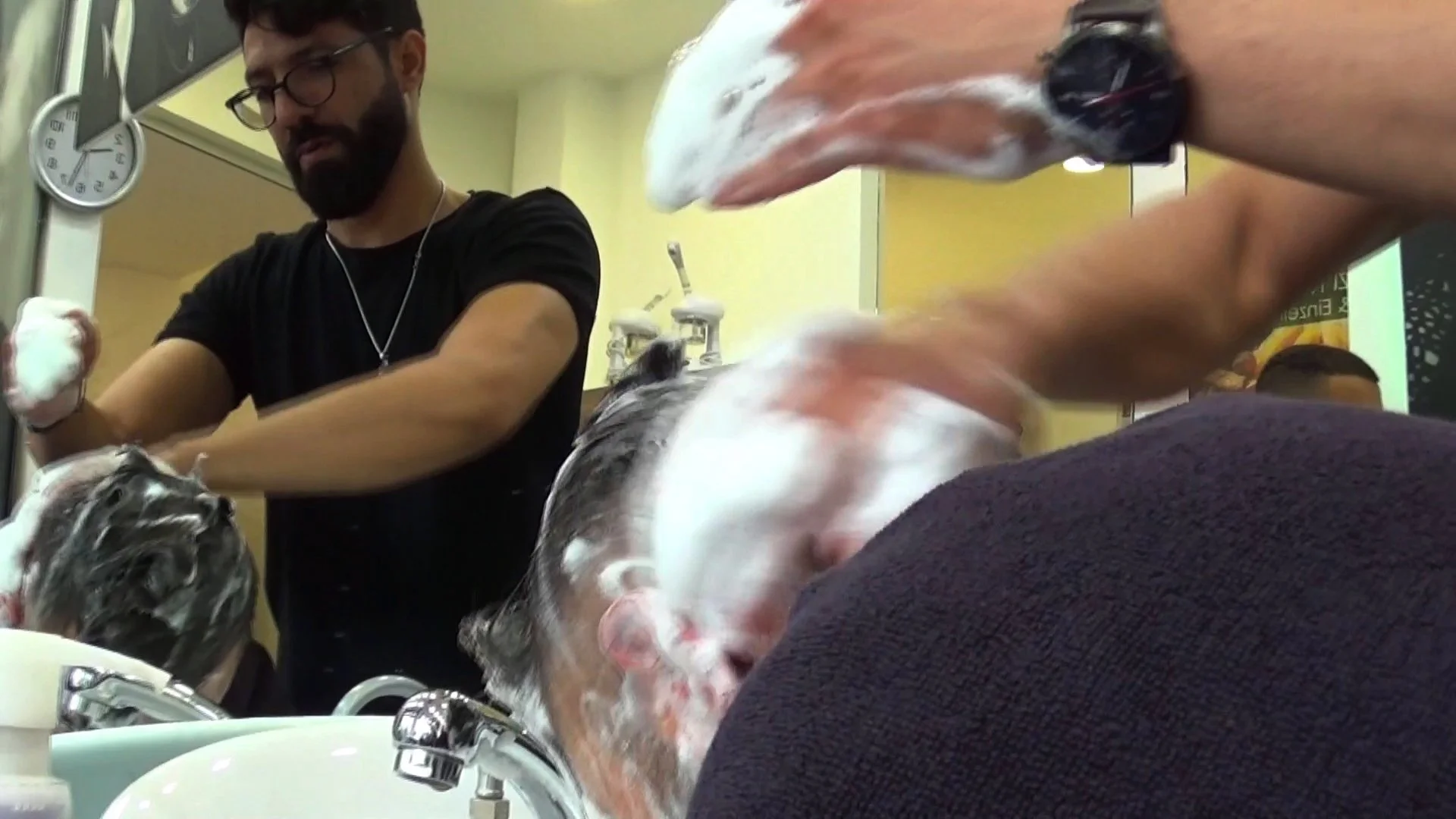 Haarwerke - Still10.jpeg