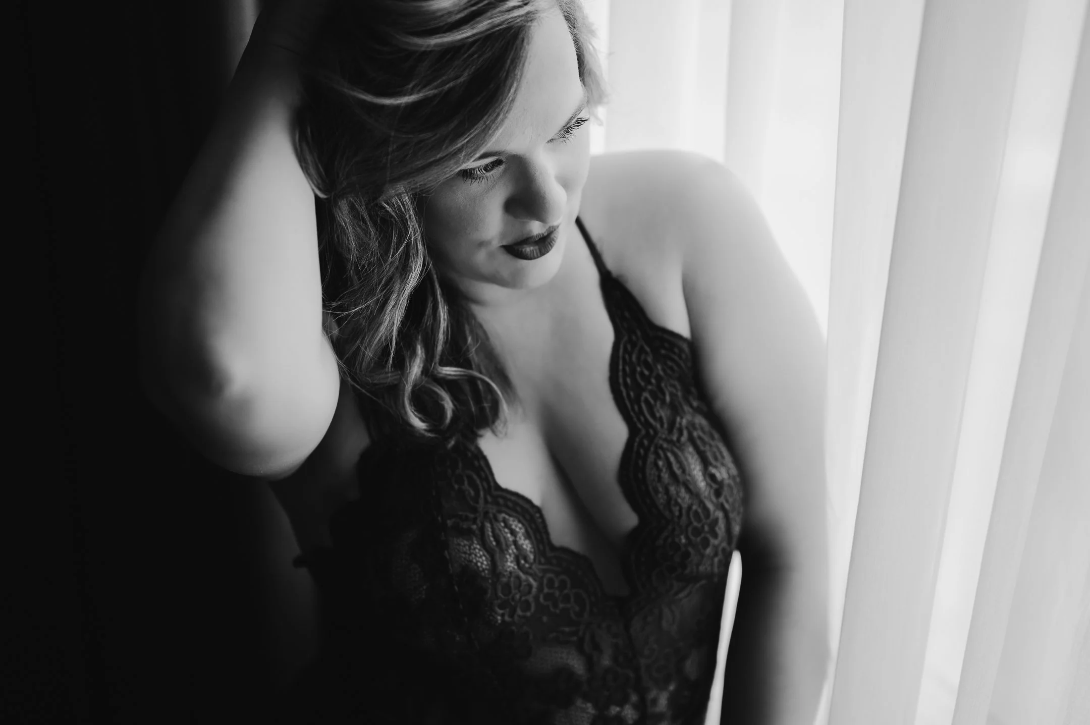 Lori Boudoir B&W-10.jpg