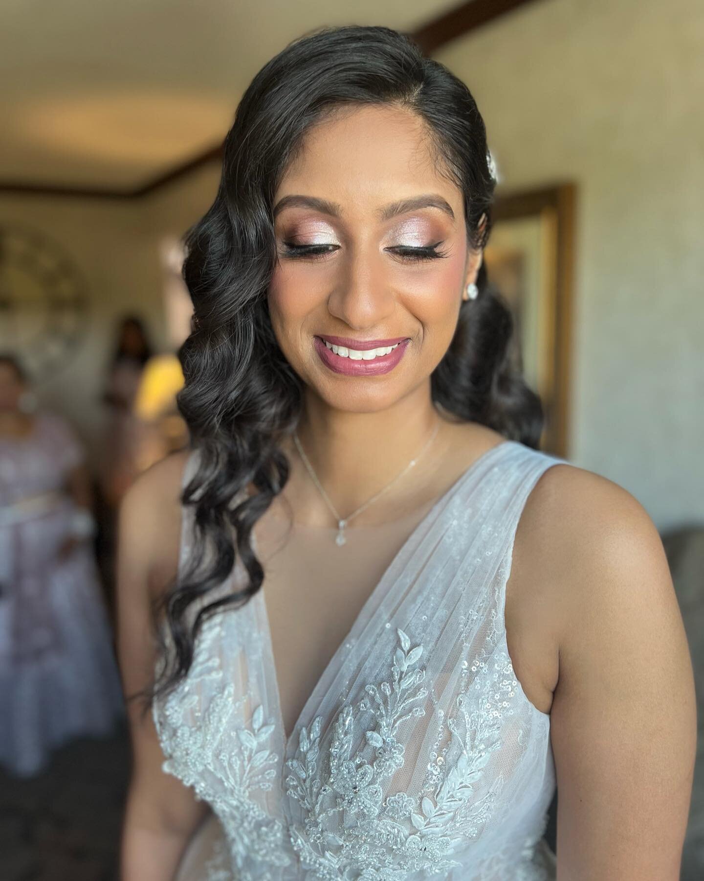 Soft glam bridal look ✨Many of our brides opt for a look that enhances their natural beauty. 

Whether you&rsquo;re looking for a Bollywood bombshell look or a softer look our team of versatile artists has got you covered! 

Bridal stylist Louie crea